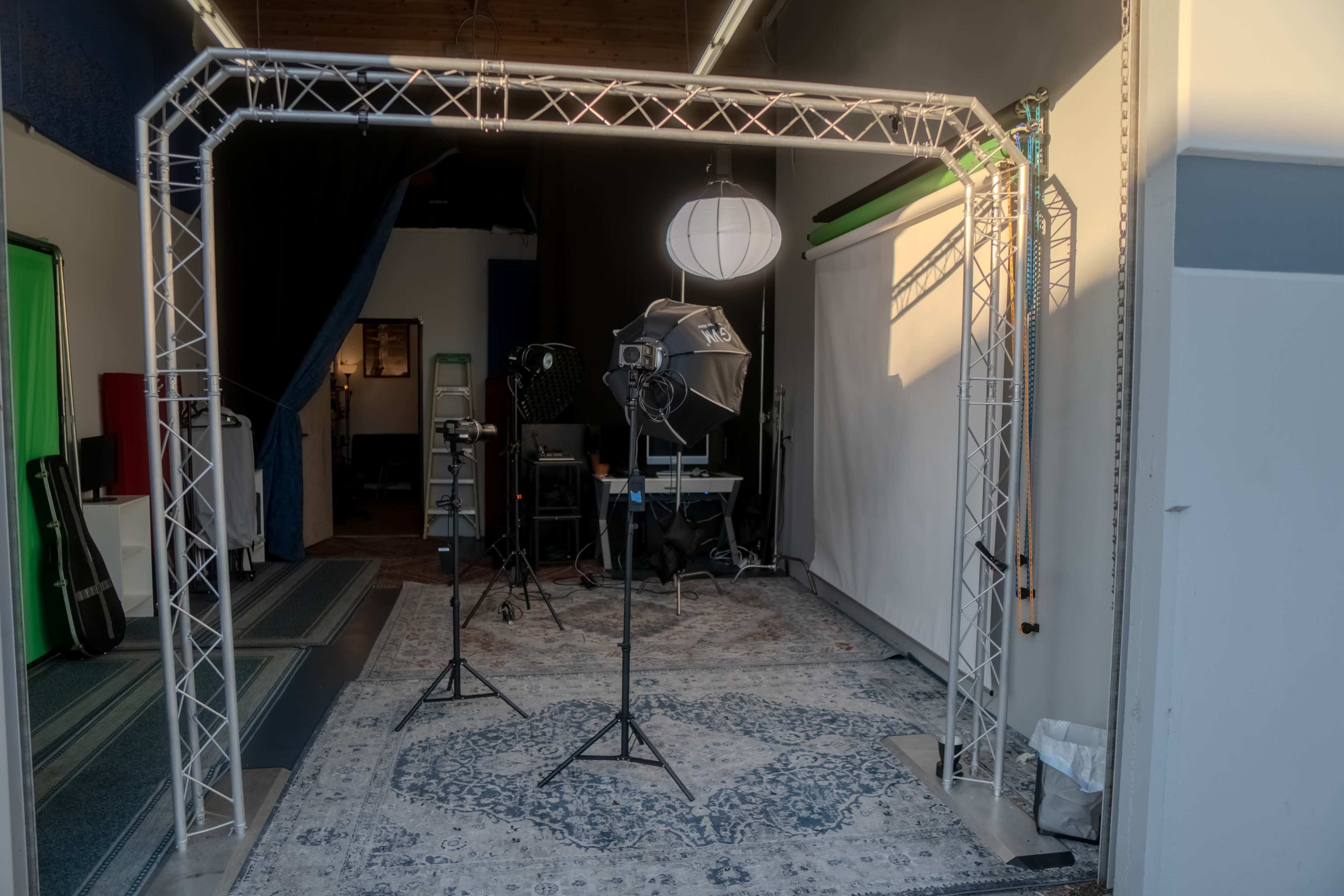 Turnkey Photography Suite with Lighting & Backdrops Image in Carlsbad, Carlsbad, CA