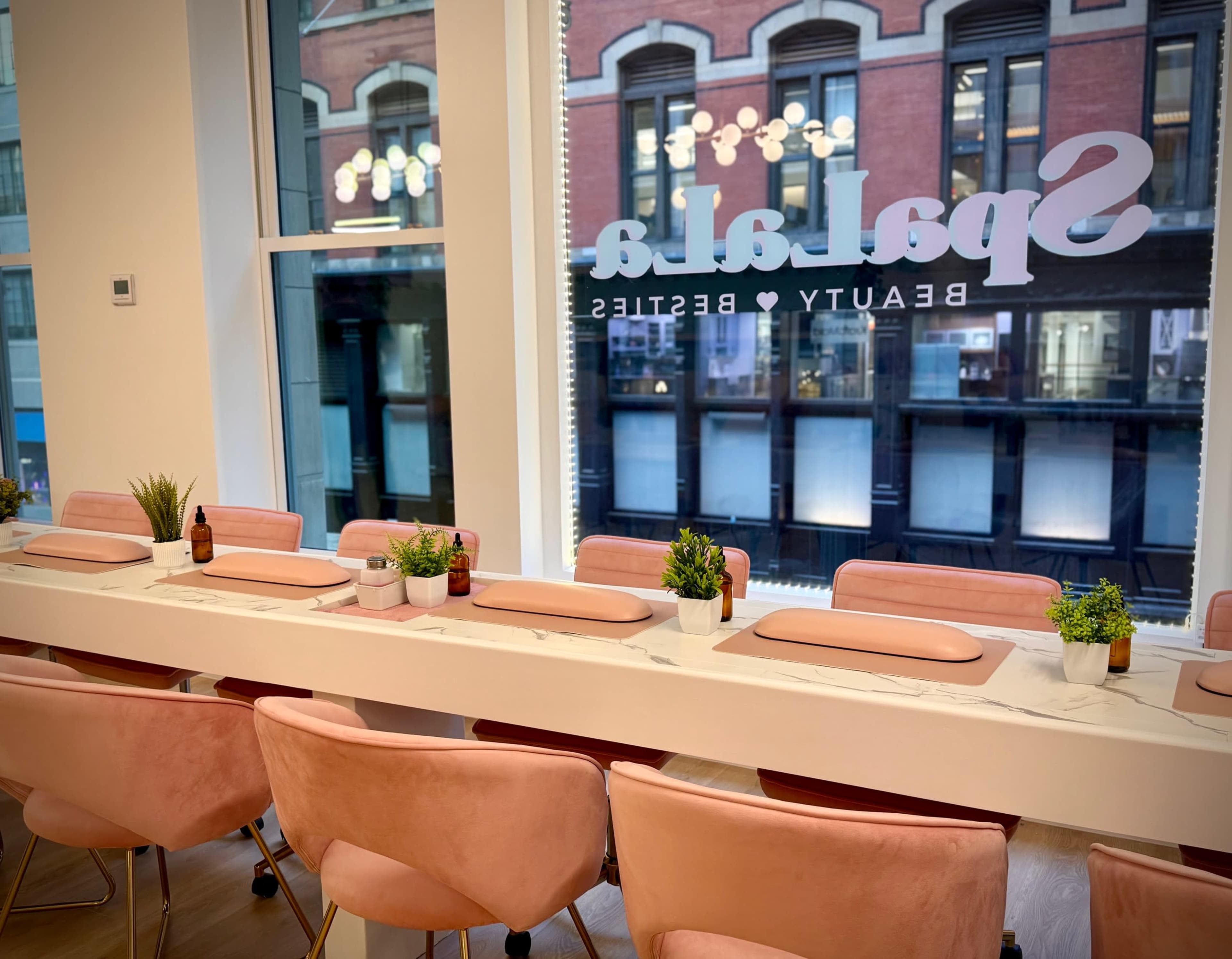 Big open spa like space Image in Midtown Manhattan, New York, NY