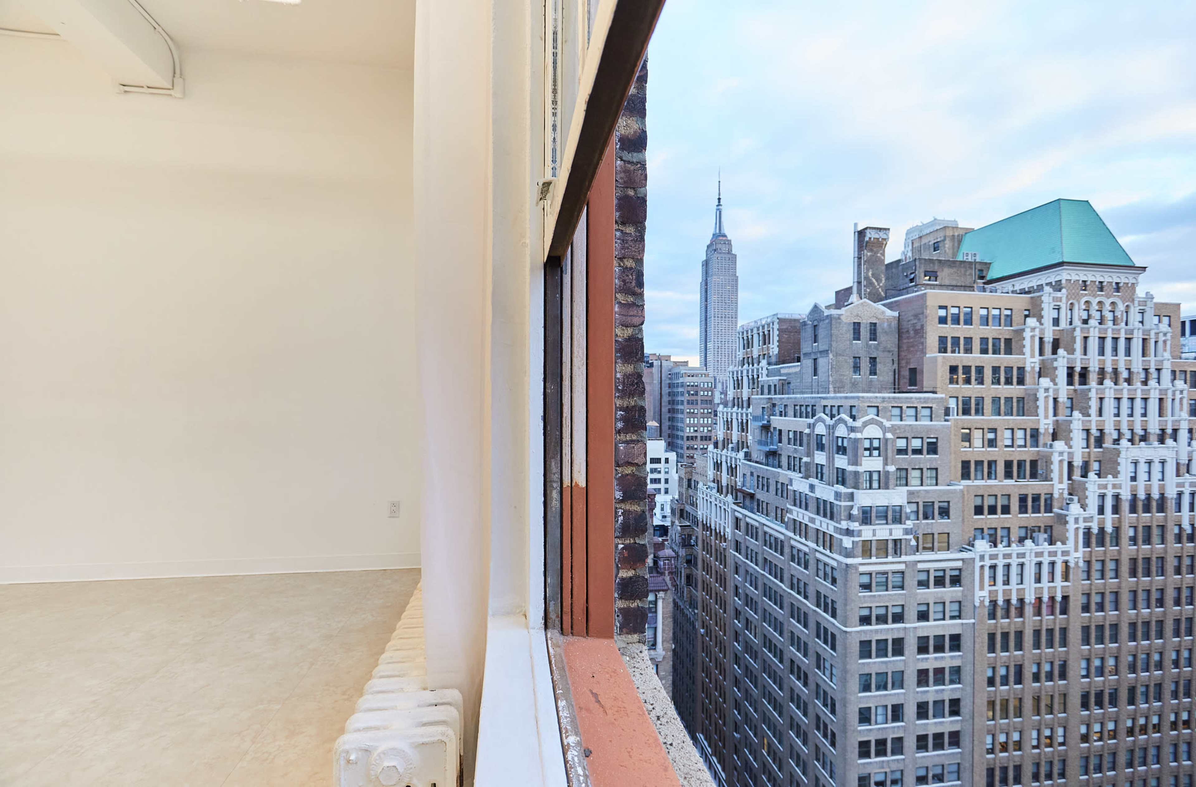 23B Manhattan photo video + Free EQ Image in Midtown Manhattan, New York, NY