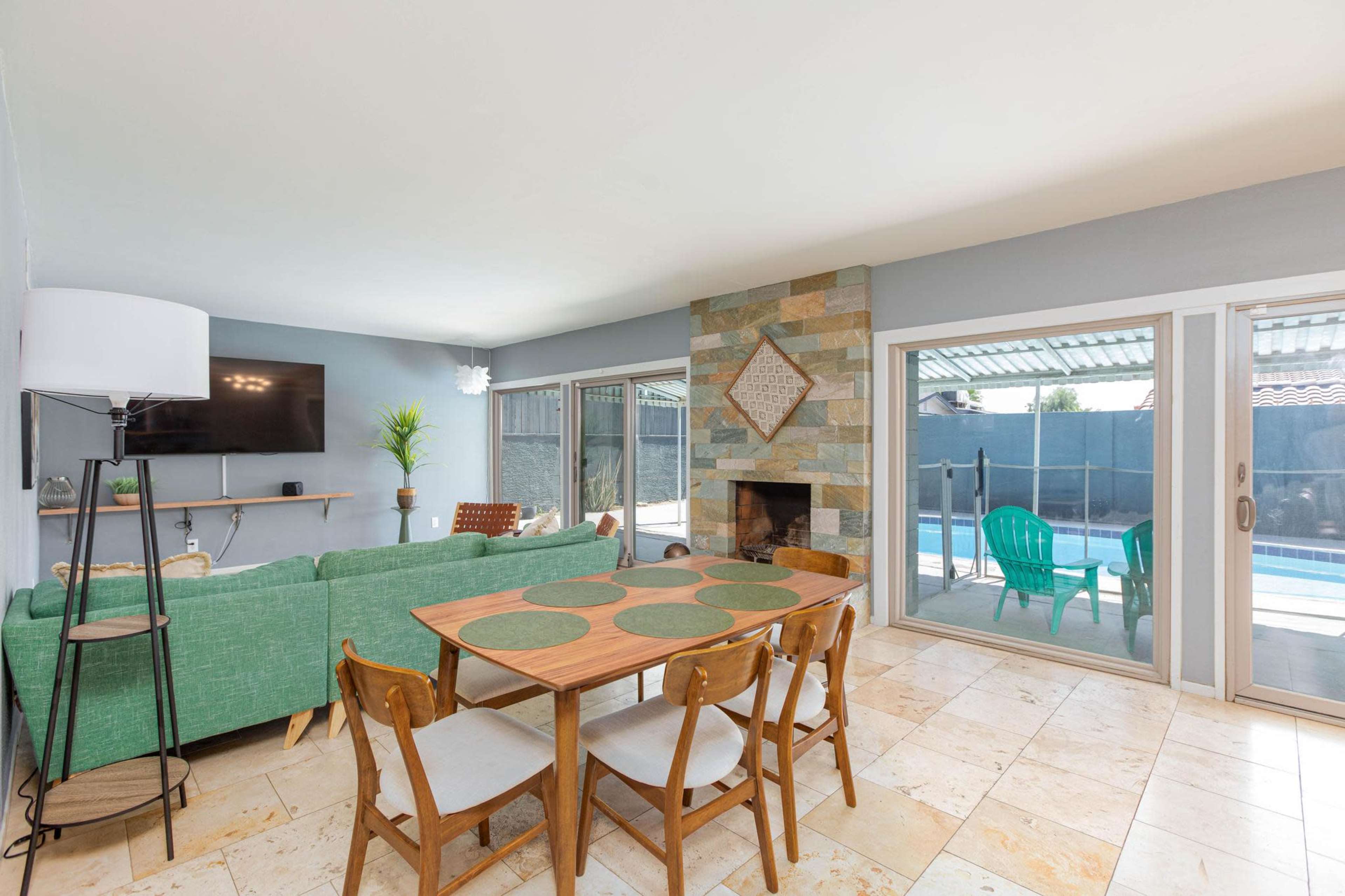 Mid Century Pool House Centrally Located Image in Paradise, las vegas, NV