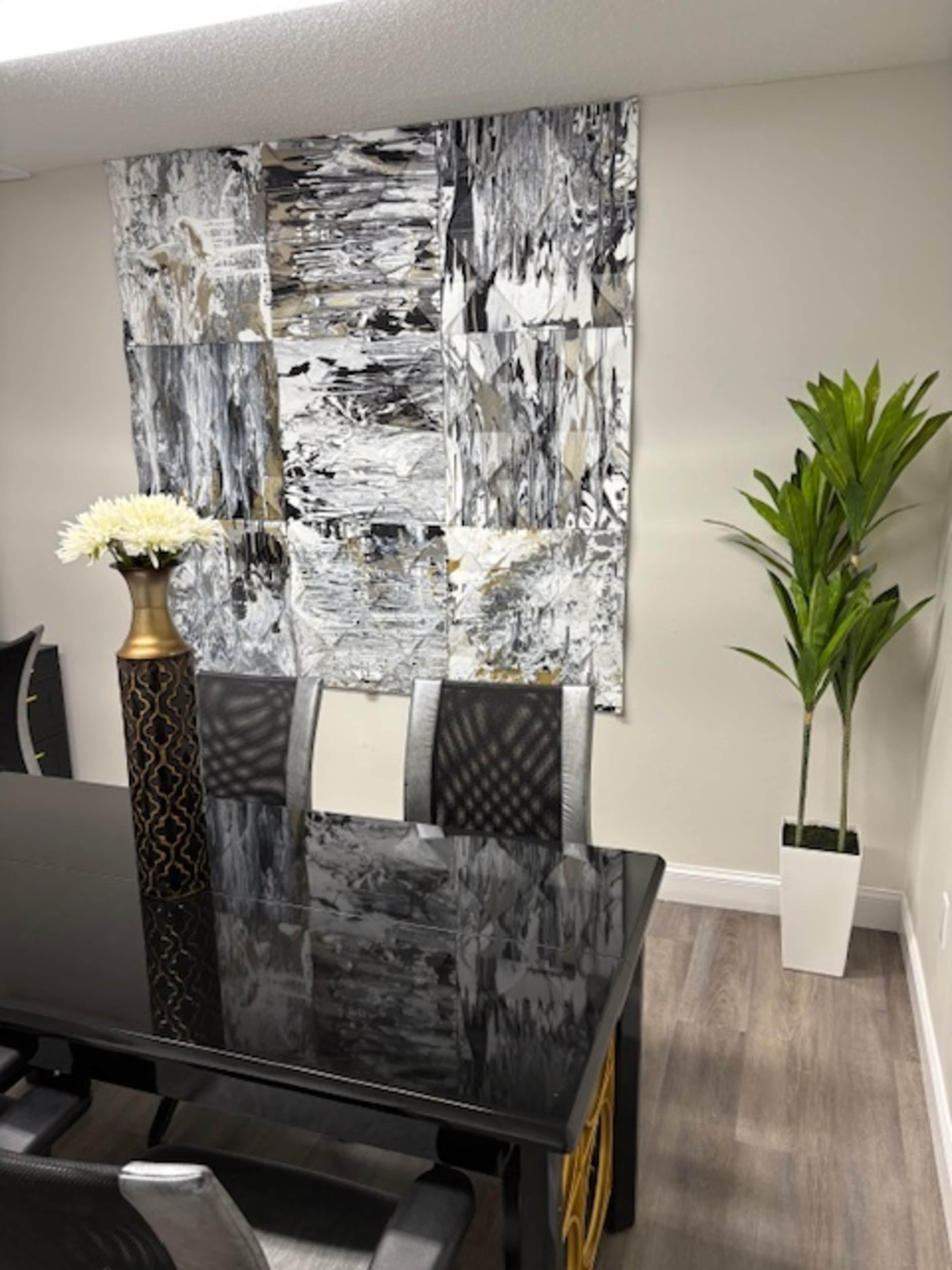 Mondern Space for an intimate meeting of 6 or less. Seperate Social Media/Live stream room can be included or rented seperately Image in Altamonte Springs, Atlatmonte Springs, FL