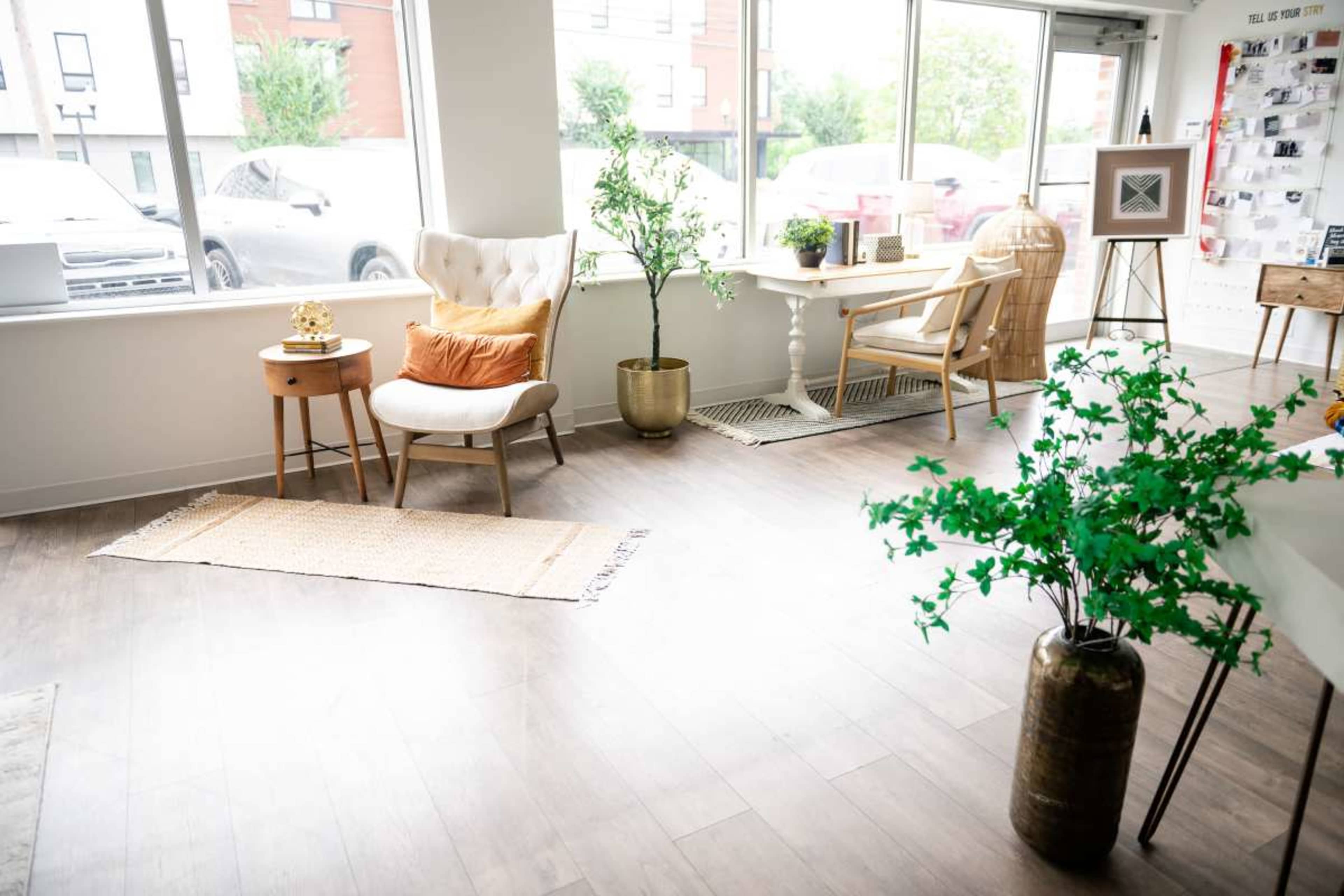 Spacious Bright Photo studio rental with natural light and off camera flash Image in West Hartford, West Hartford, CT