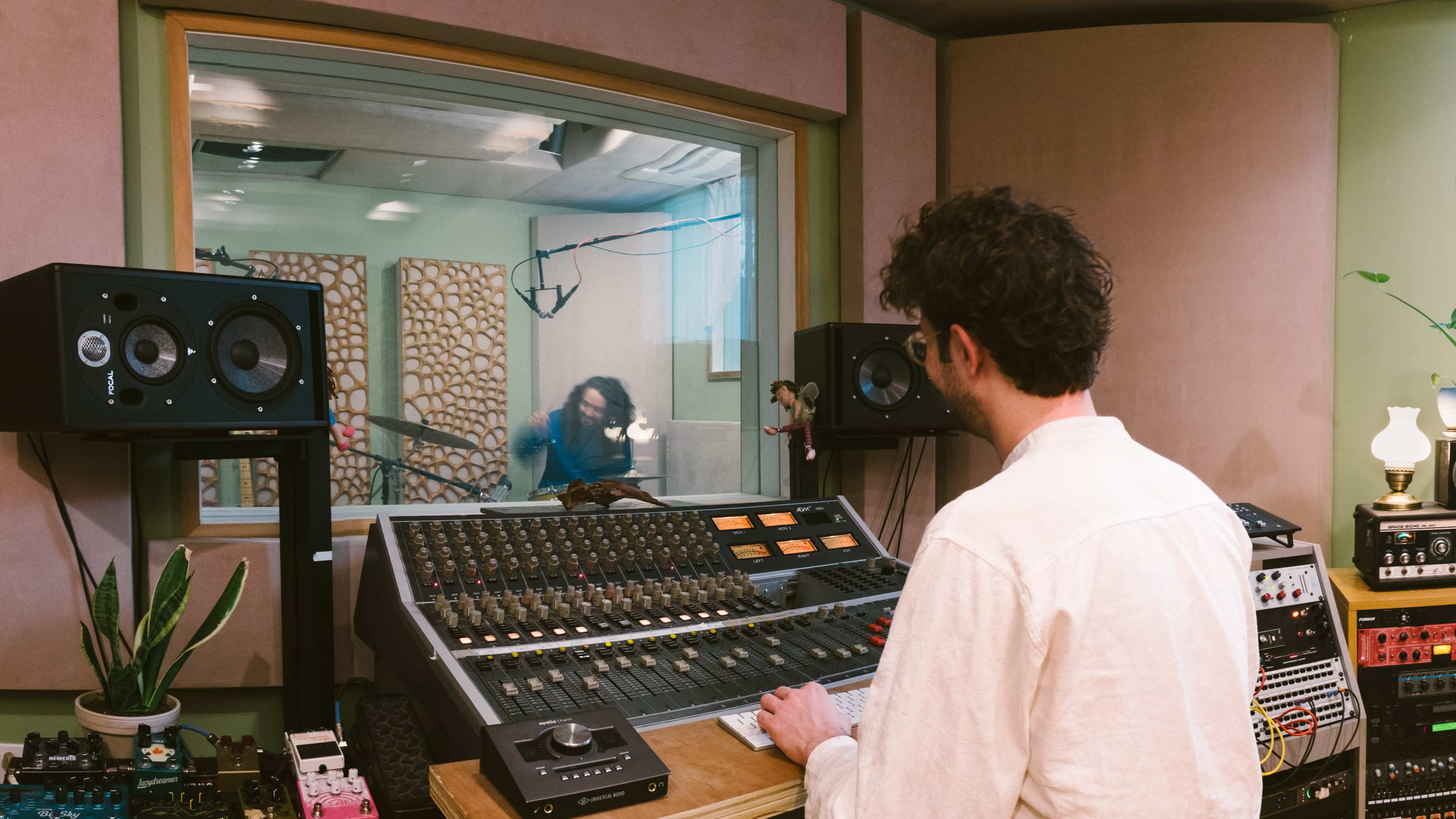 Beautiful Brooklyn Recording Studio, Drum Recording, Steinway Piano, Podcast Image in Kensington, Brooklyn, NY