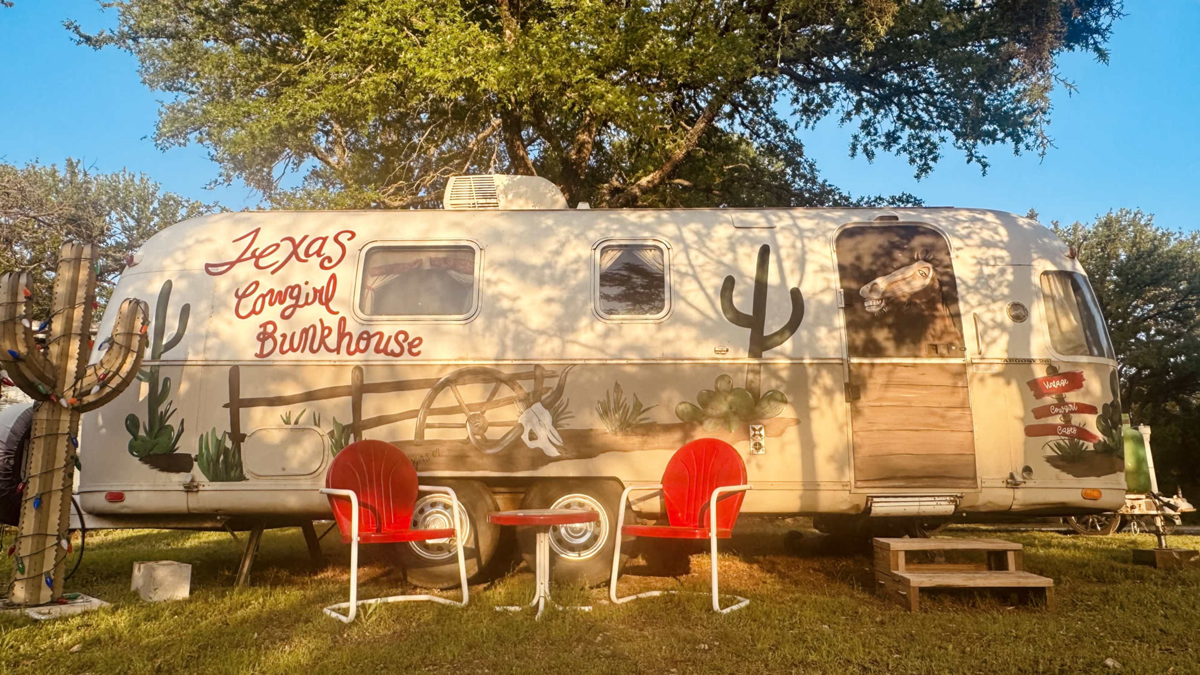 RETRO AIRSTREAM near DFW on 5 acres Image in , Fort Worth, TX