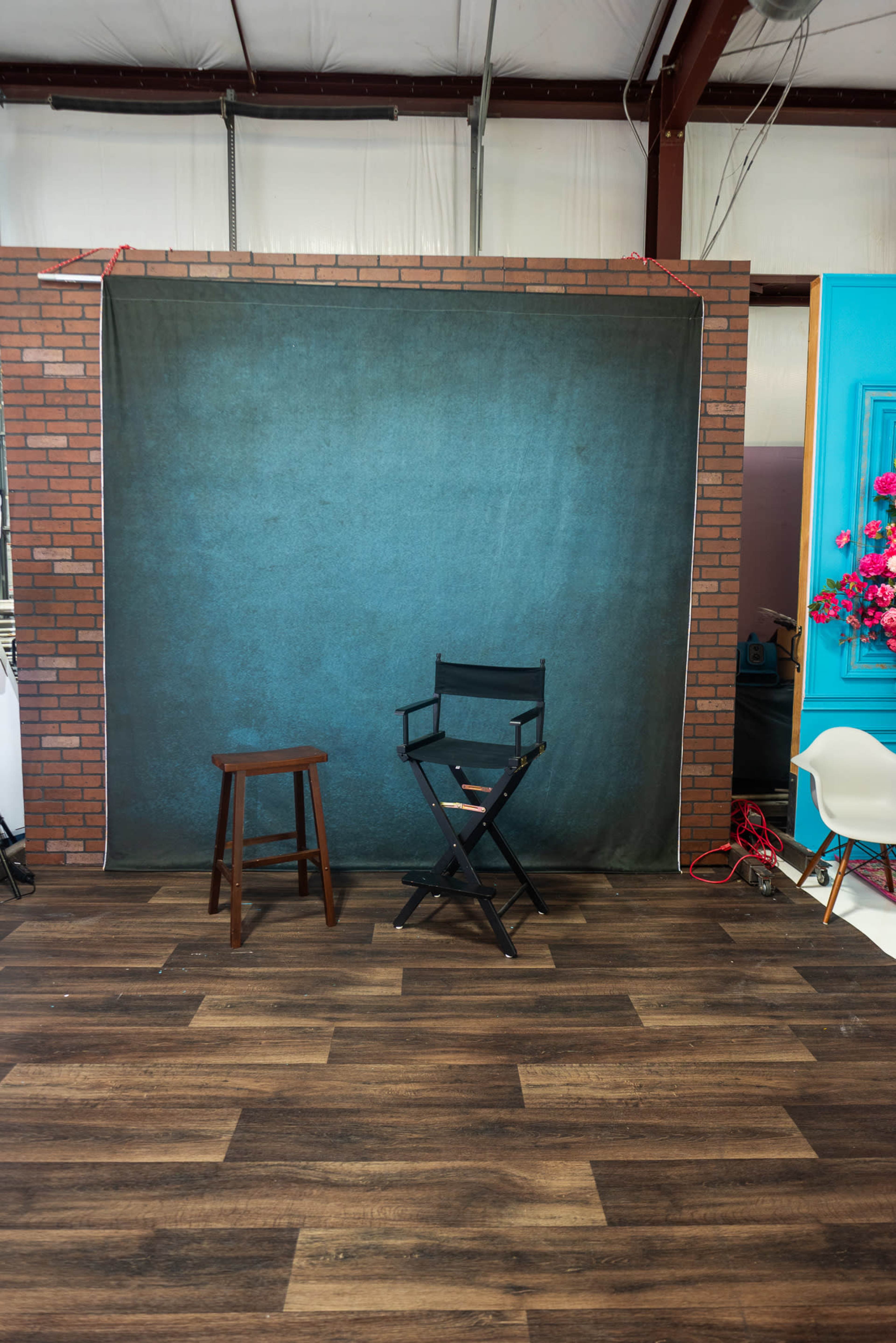 All in one: white canvas, multi set and multi purpose large studio Image in Pasadena, Pasadena, TX