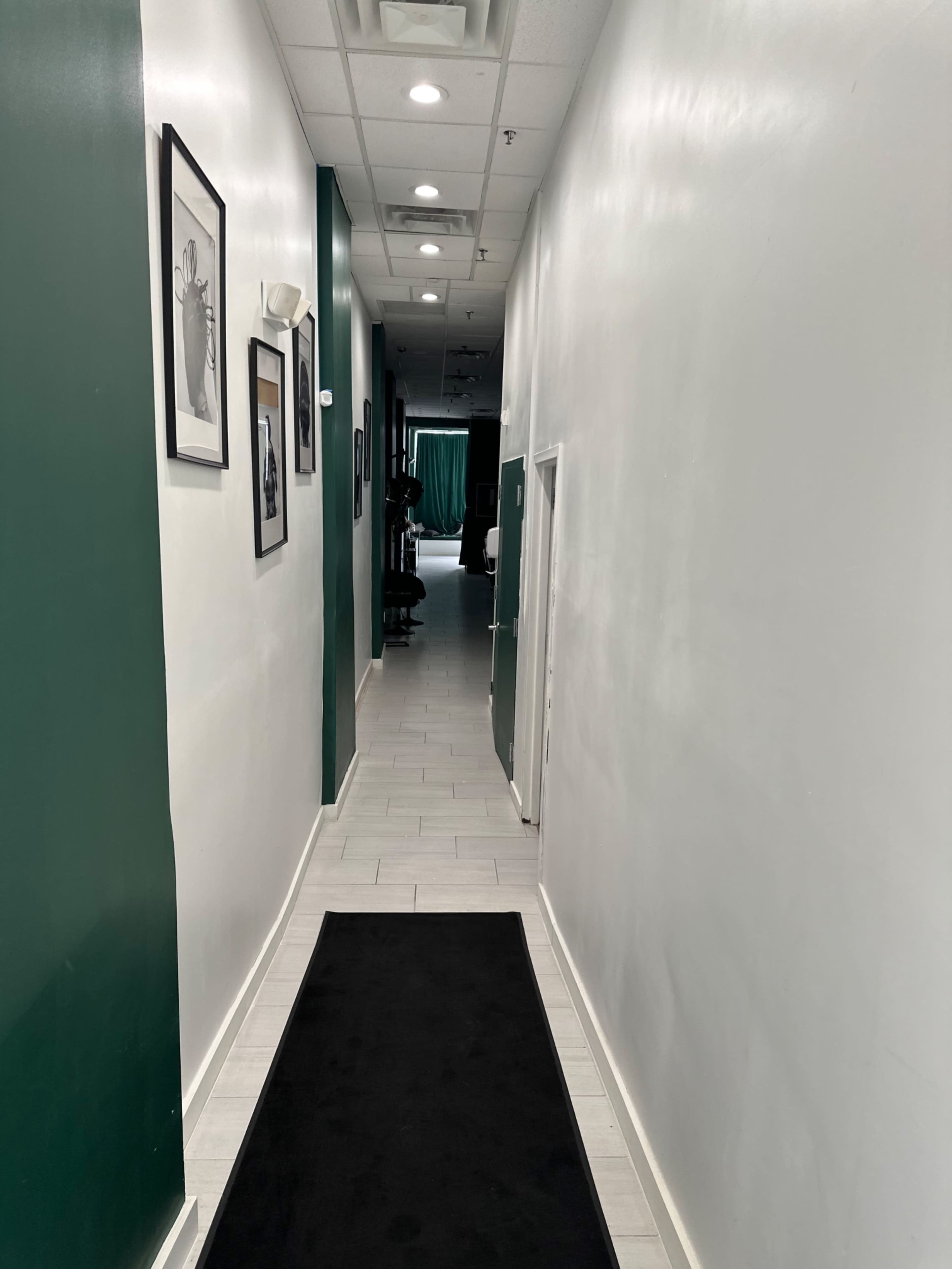 Versatile 1,000+ Sq Ft Studio with Stage – Perfect for Workshops, Beauty Events, and Celebrations. Image in Millburn, Millburn, NJ