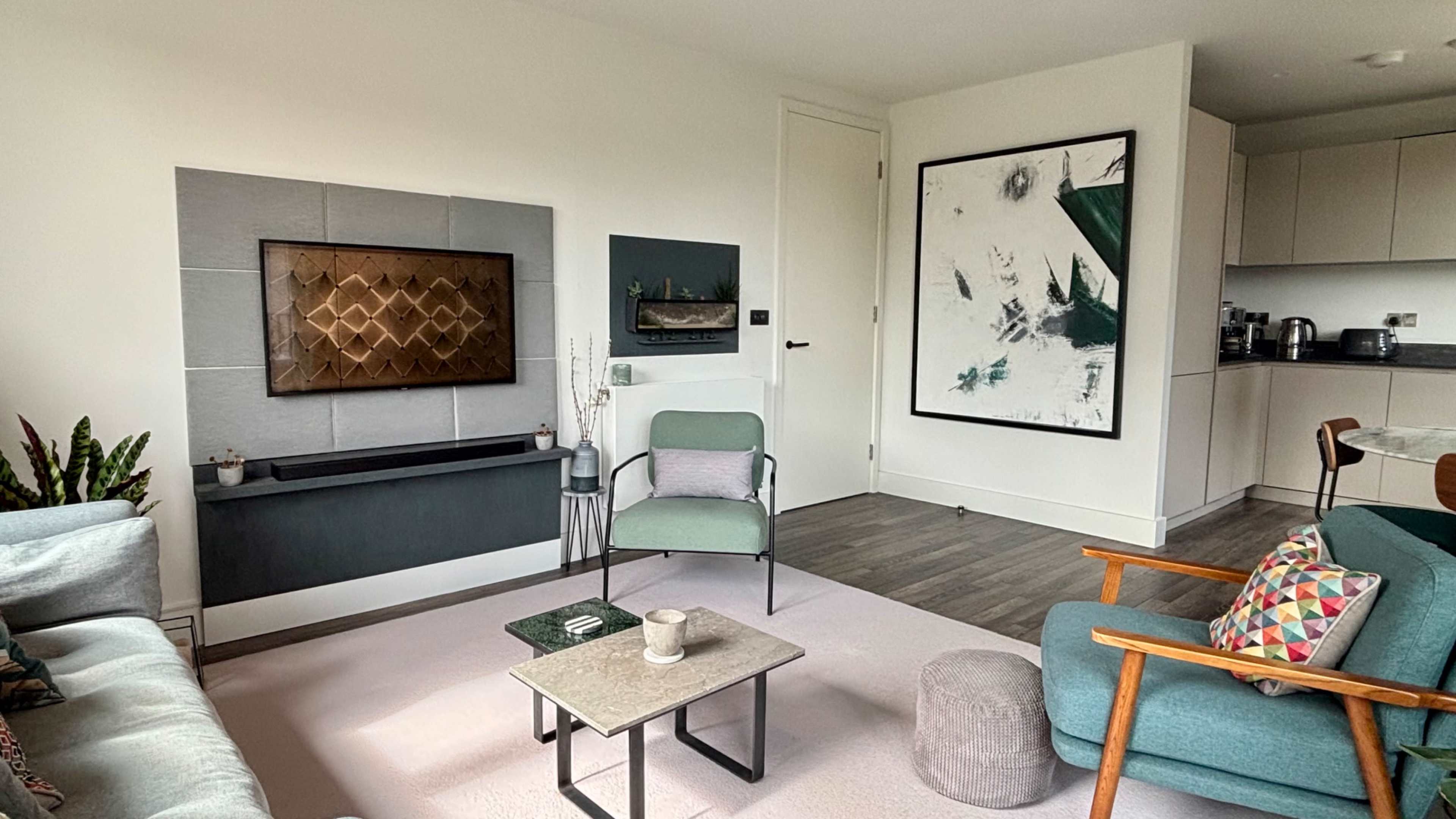 Modern & bright living space Image in London, London, ENG