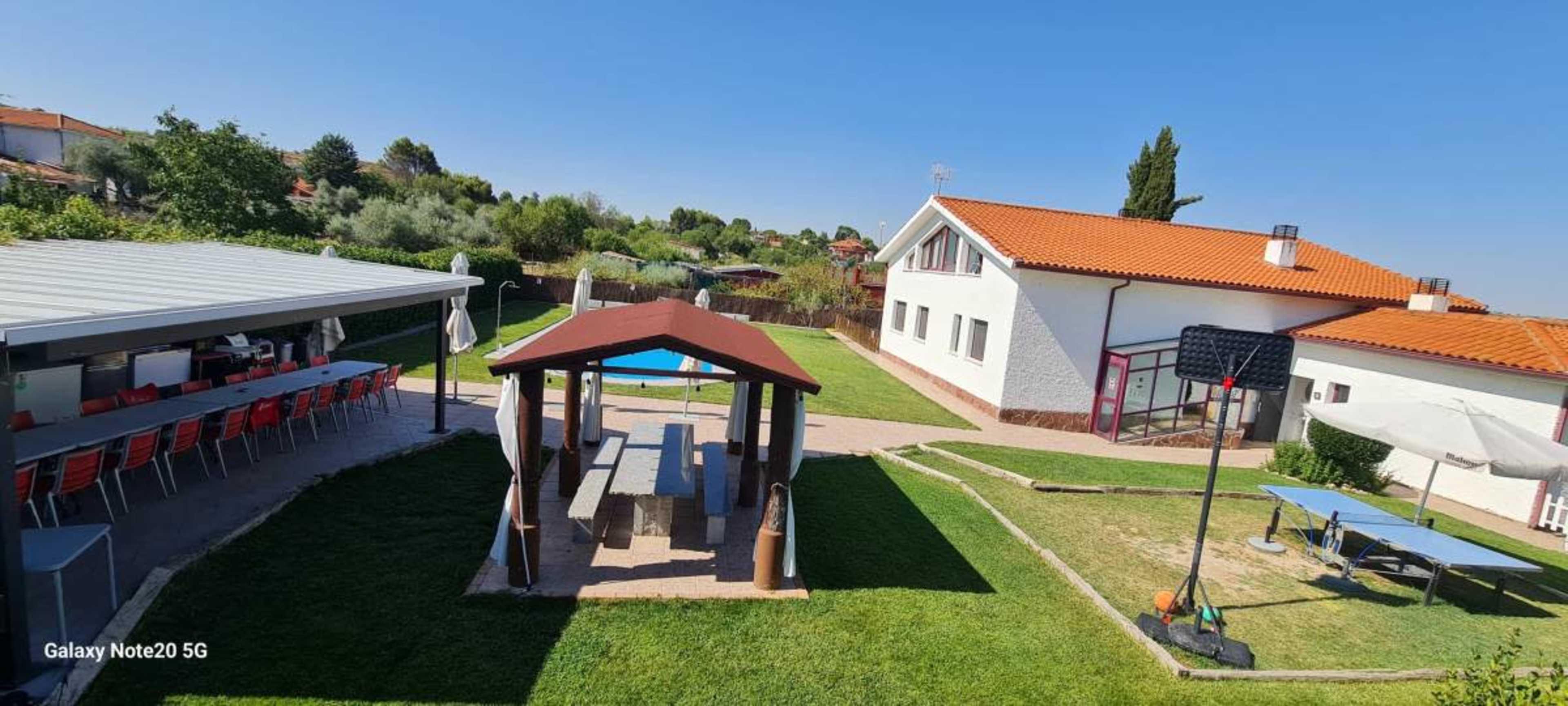 Nuestra encantadora finca PURA VIDA , es un espacio único que combina elegancia y naturaleza en 2500 m² de belleza. Image in , Madrid, M