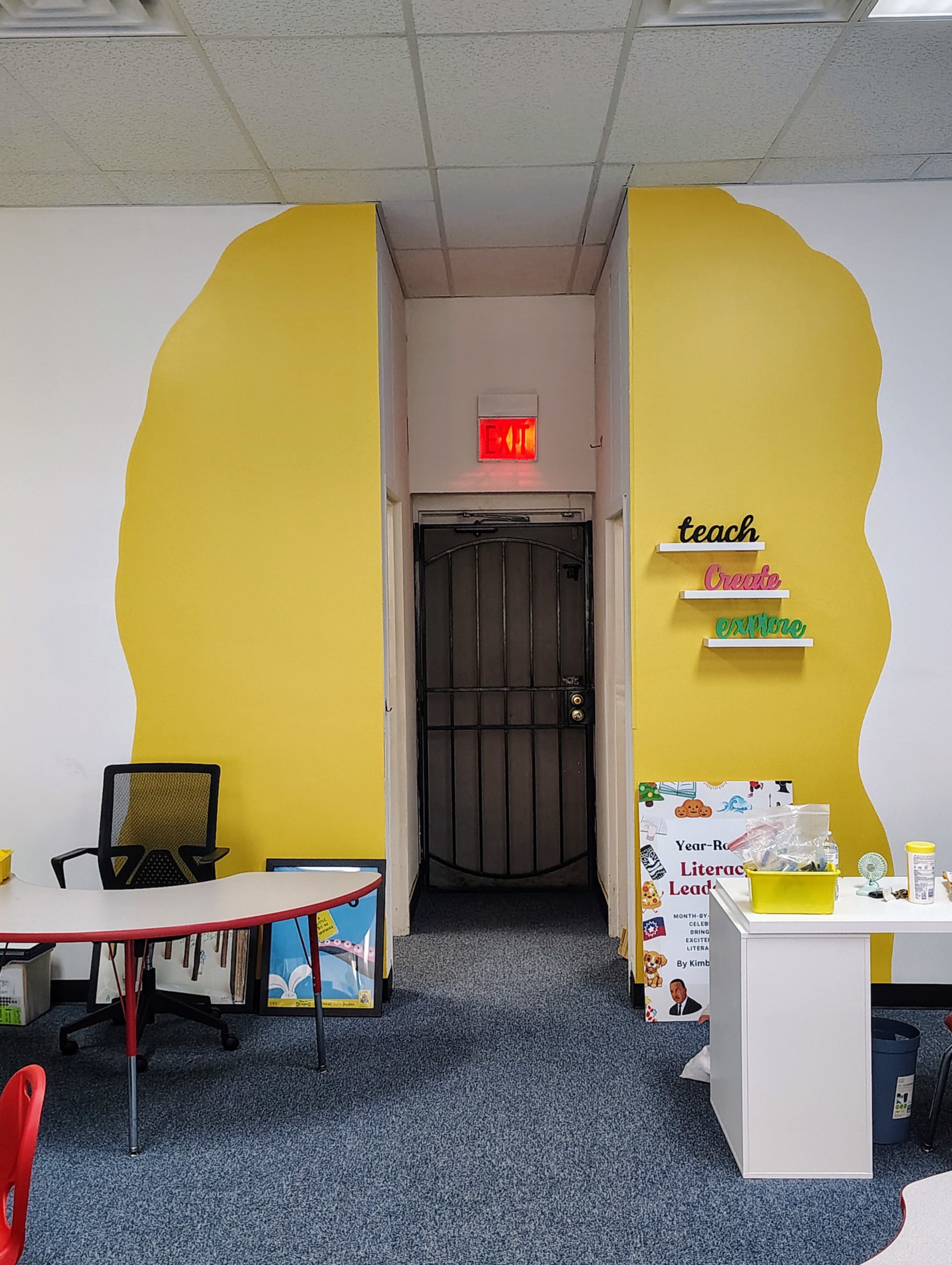 Bright and Roomy Open-Concept South Shore Studio for Workshops, Classes, Meetings & More Image in South Side, Chicago, IL