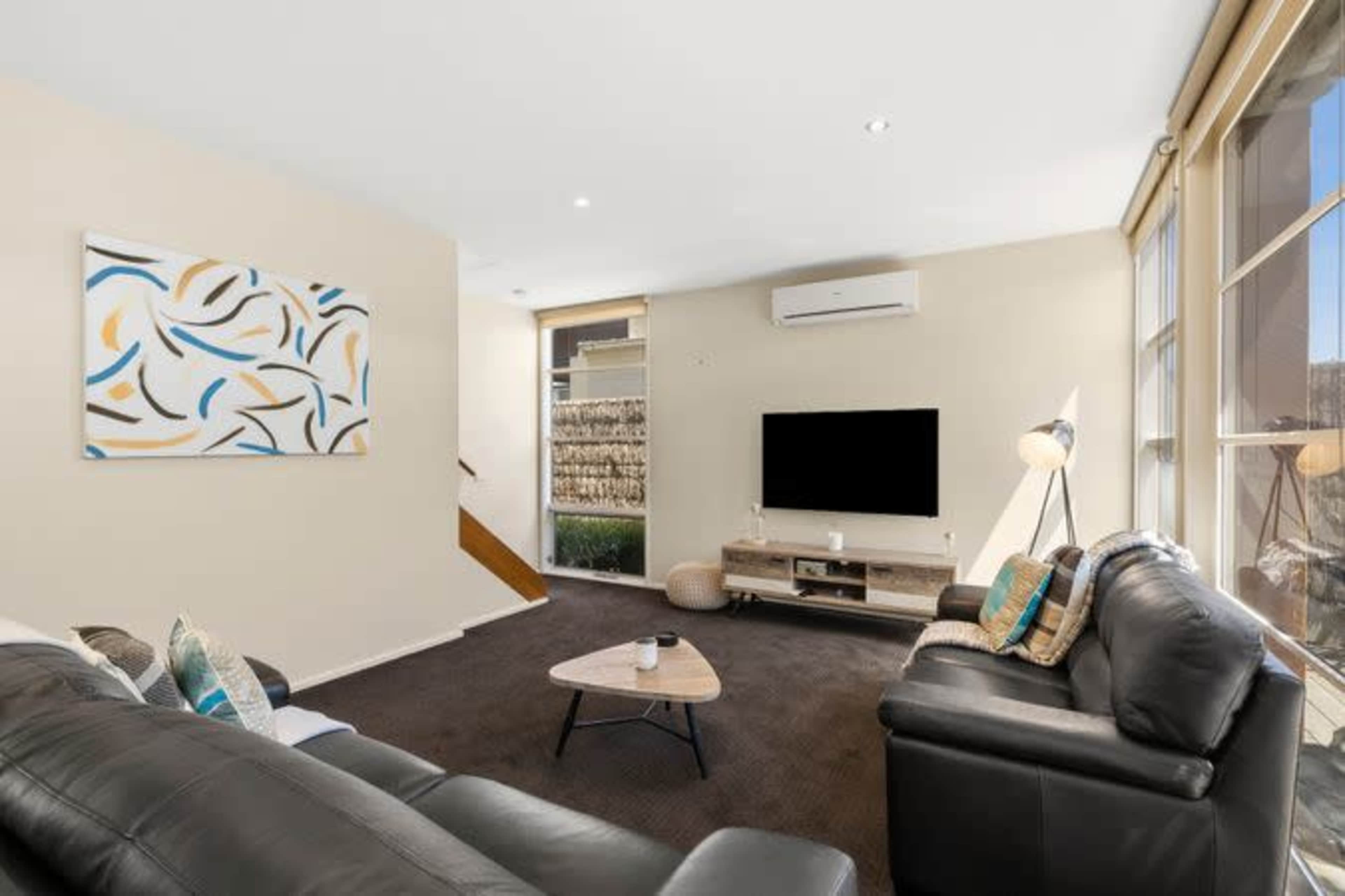 Modern, luxurious, townhouse in a seaside locale Image in Barwon Heads, BARWON HEADS, VIC