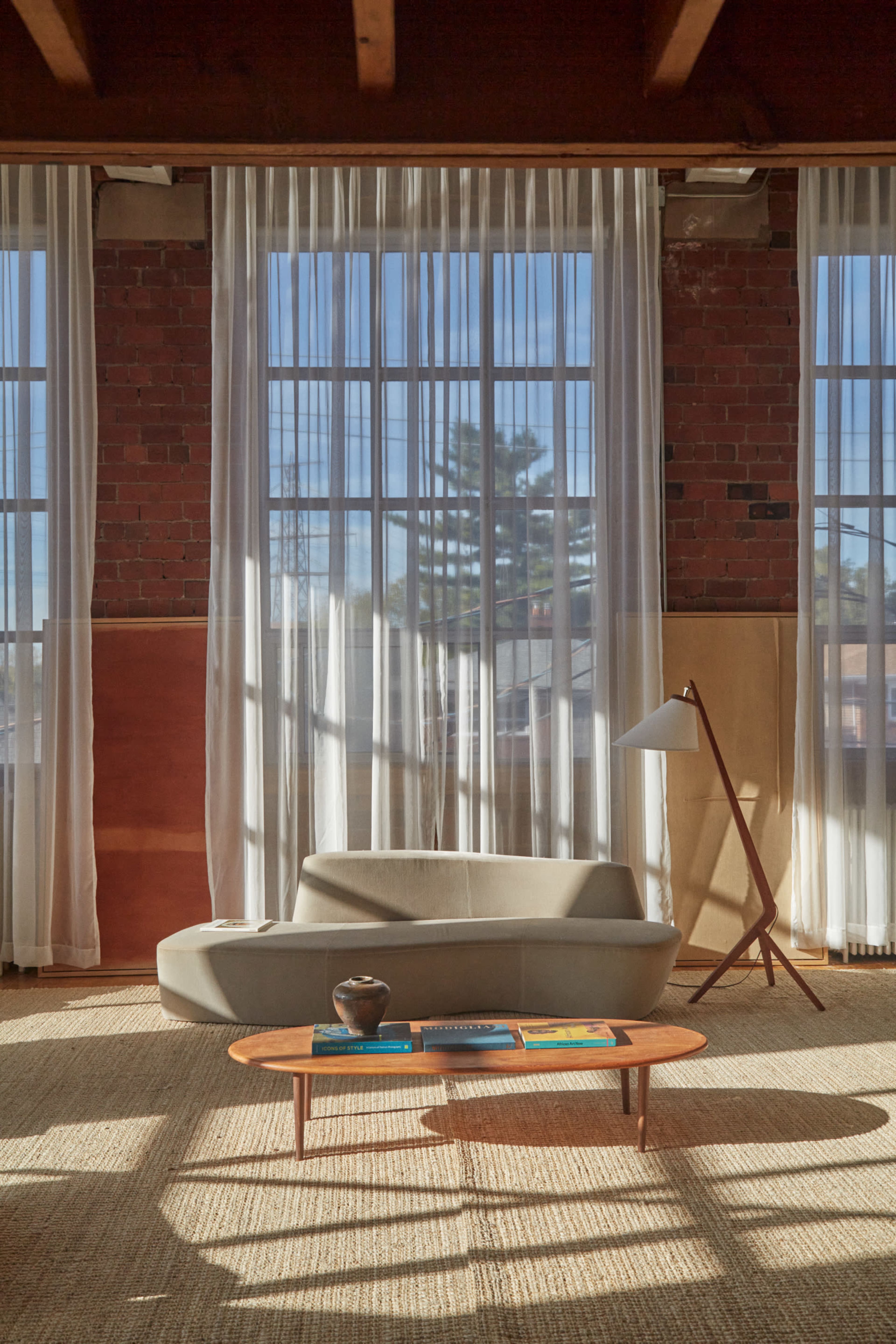 Exposed Brick Loft with Natural Light in Toronto Image in Rockcliffe - Smythe, Toronto, ON