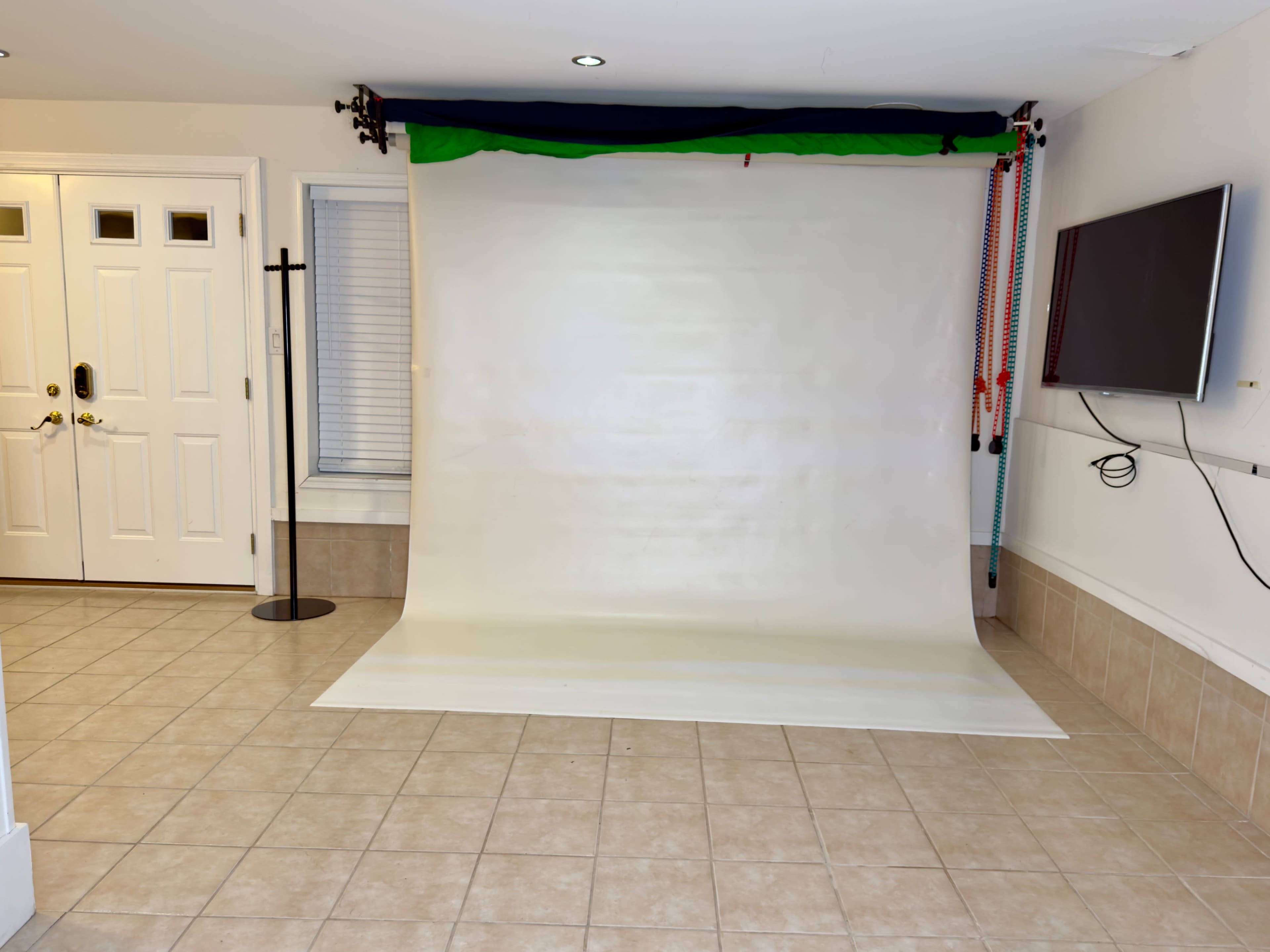 Home Photo Studio with Backdrops, Props & Unique Shooting Spaces Image in Fort Hunt, Alexandria, VA
