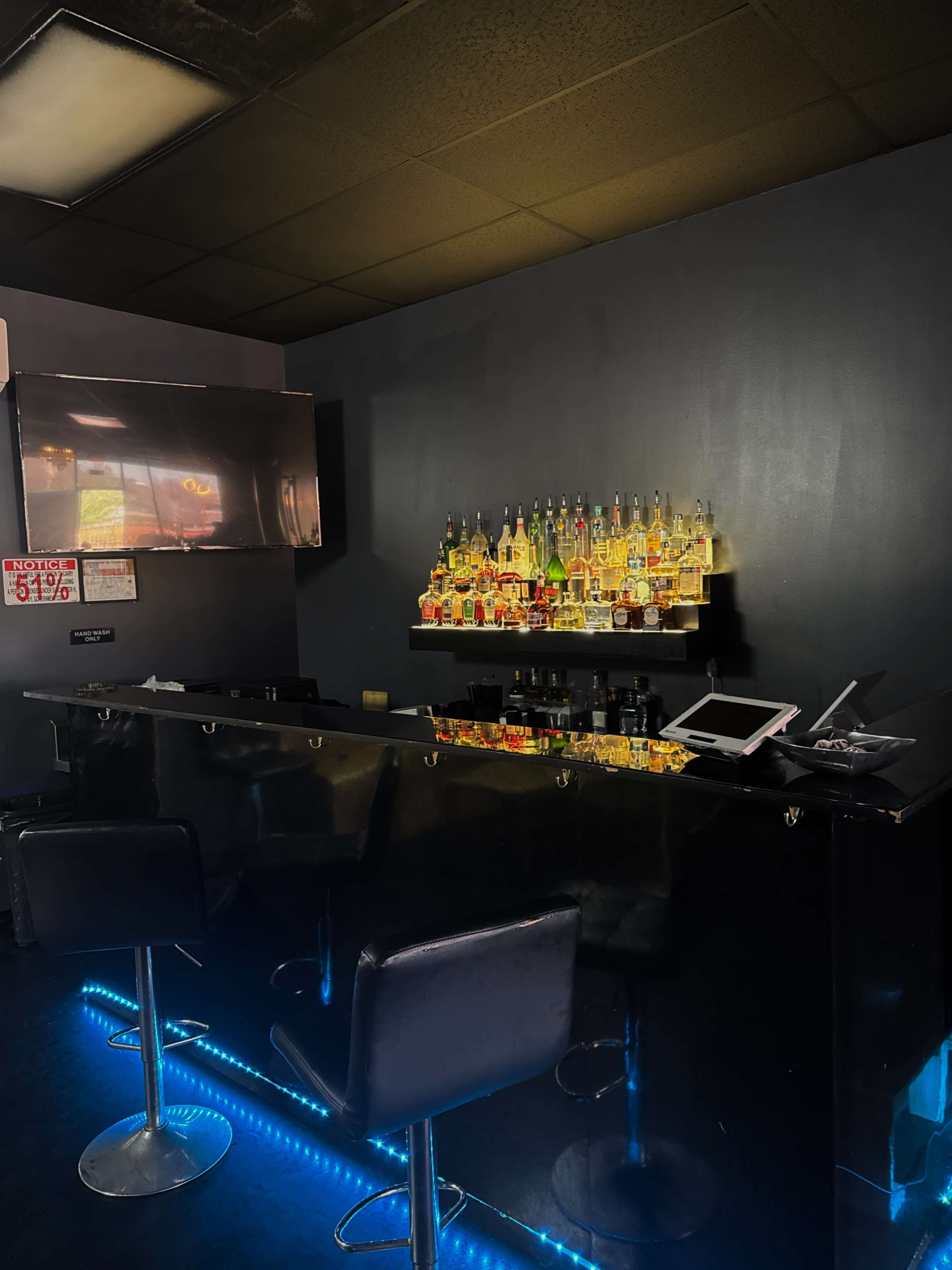 Versatile Event Lounge Featuring Bar, DJ Booth, and Performance Space Image in Independence Heights, Houston, TX