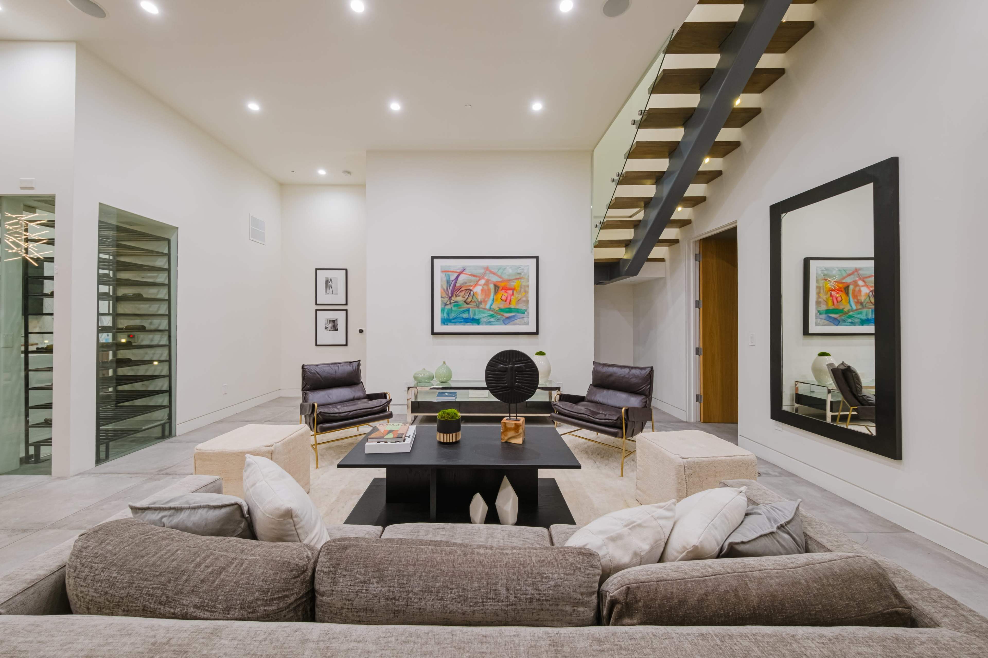 SLEEK HOLLYWOOD HILLS RETREAT WITH SKYLINE VIEWS Image in Central LA, Los Angeles, CA