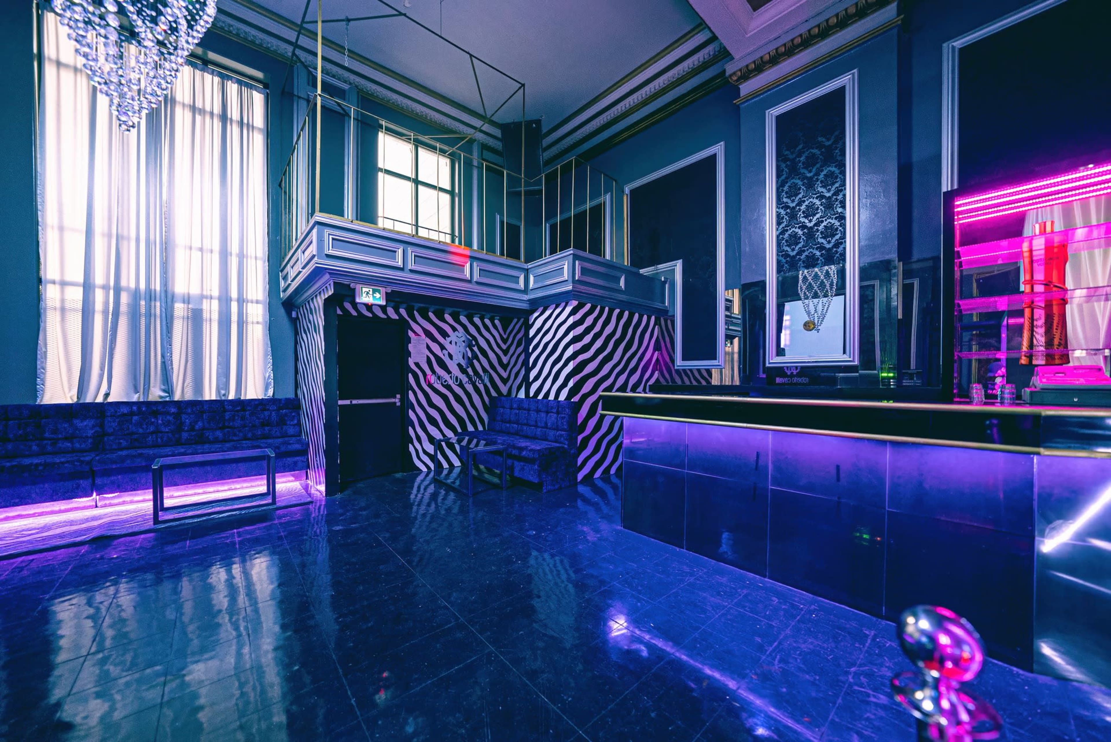 Spacious Downtown Hamilton Night Club  with Modern Elegance Image in Beasley, hamilton, ON