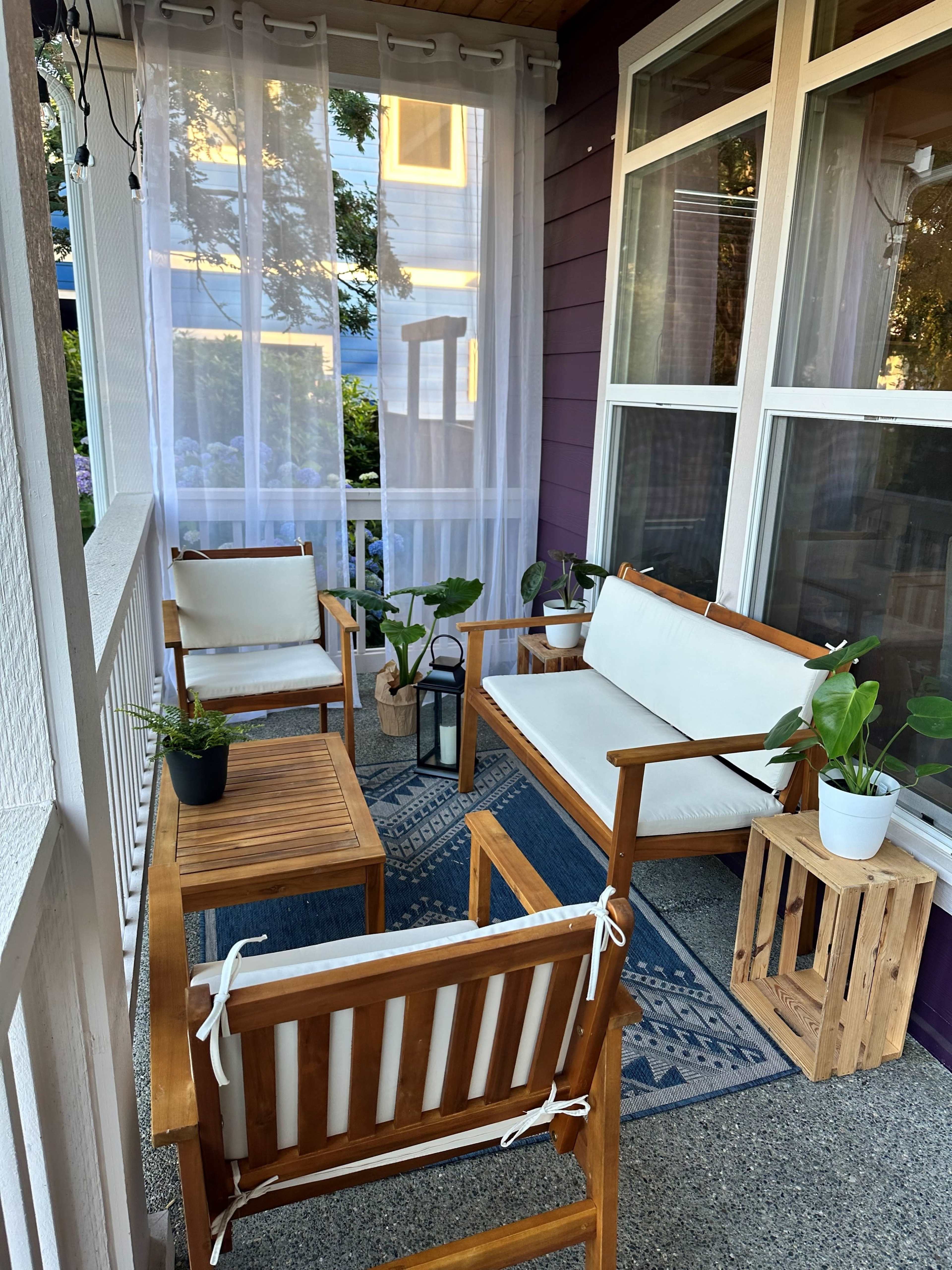 Urban Retreat (93 walkscore) with Large Outdoor Space Image in North Admiral, SEATTLE, WA