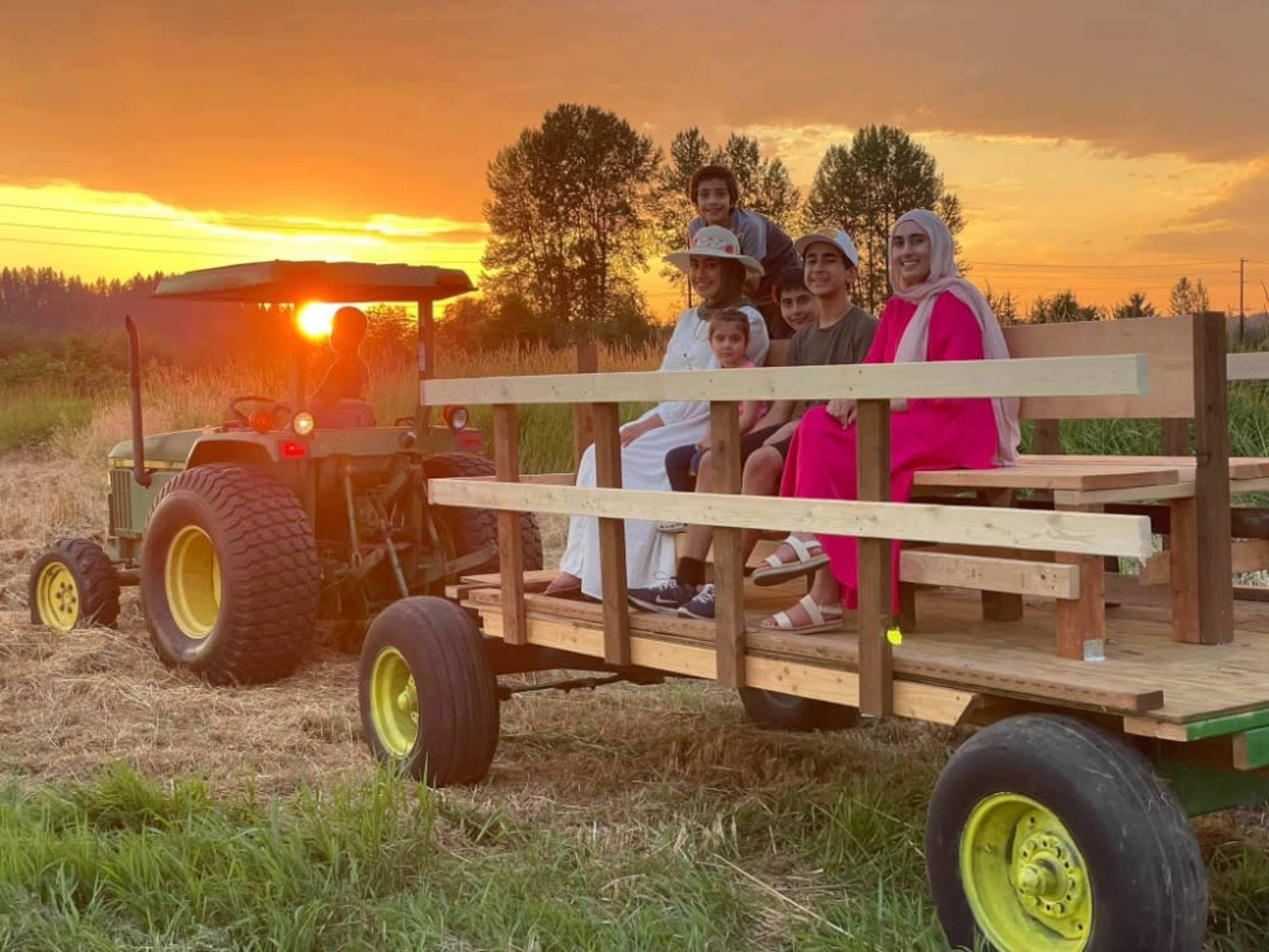 Tractor Rides  per Hour