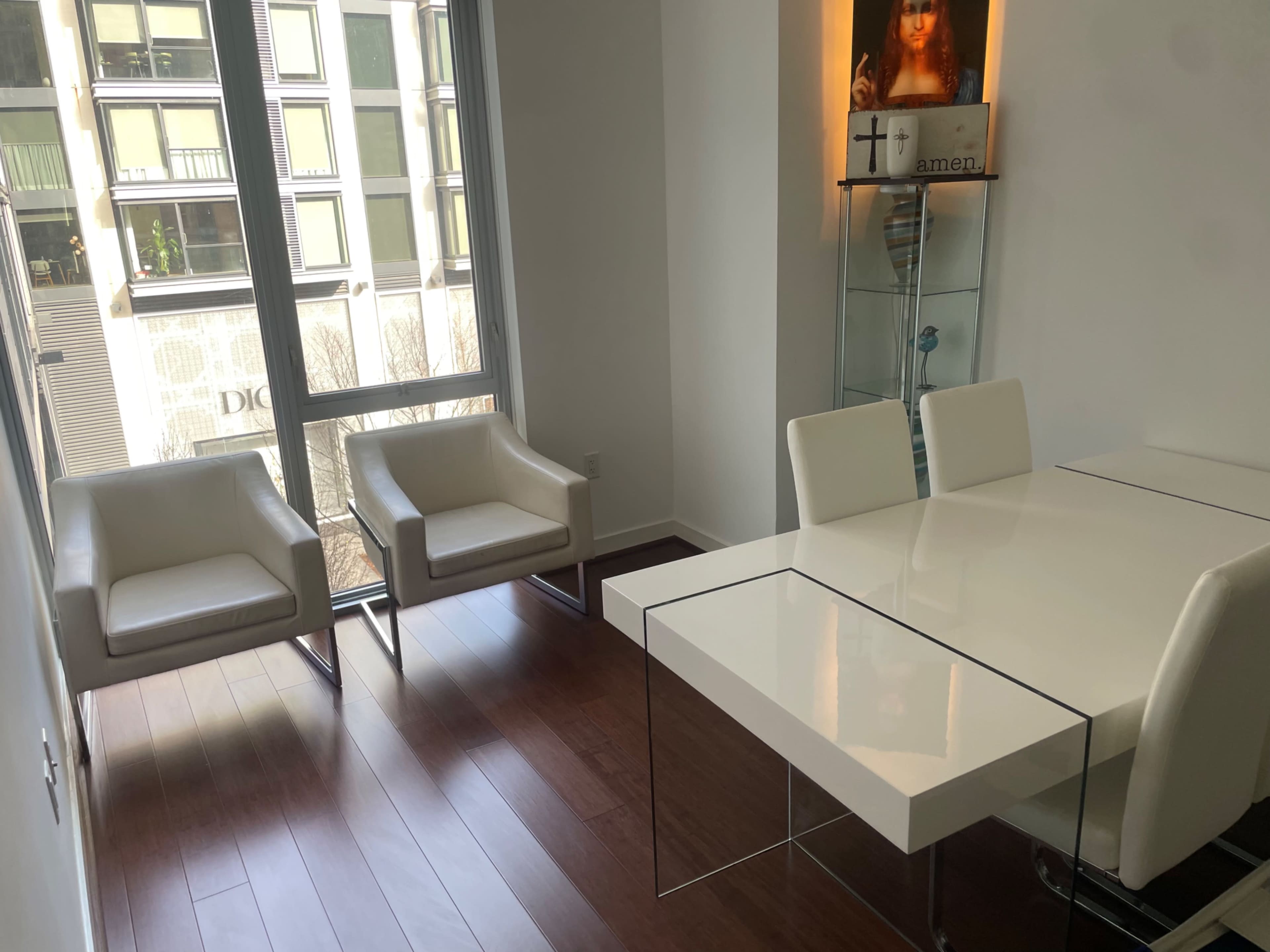 Downtown DC | Office Suite Rental, Small office meeting space, Small Conference room, Podcast creator space Image in Northwest Washington, Washington, DC