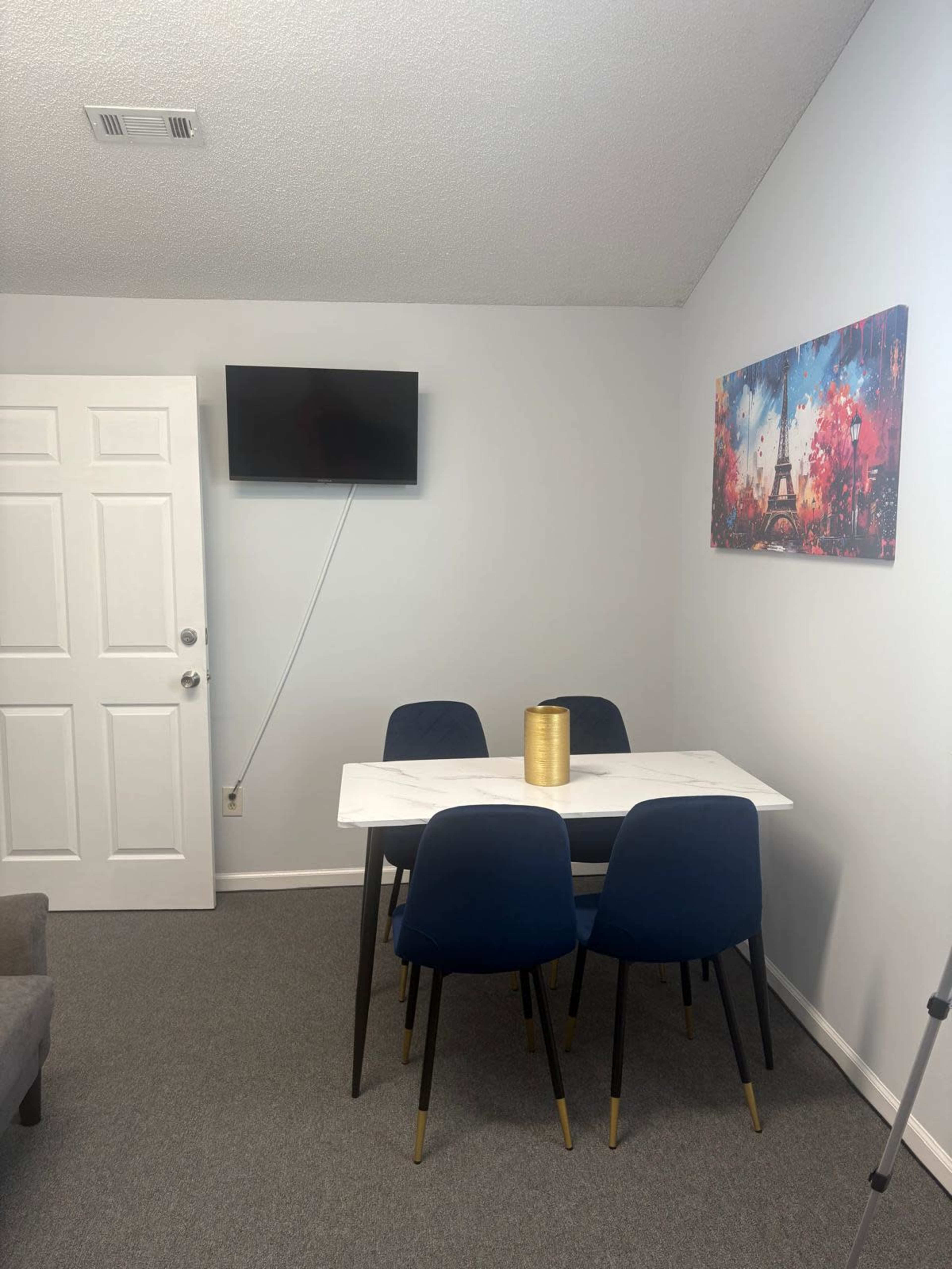 4-6 Person Professional Meeting Space/Room Image in Newnan, Newnan, GA