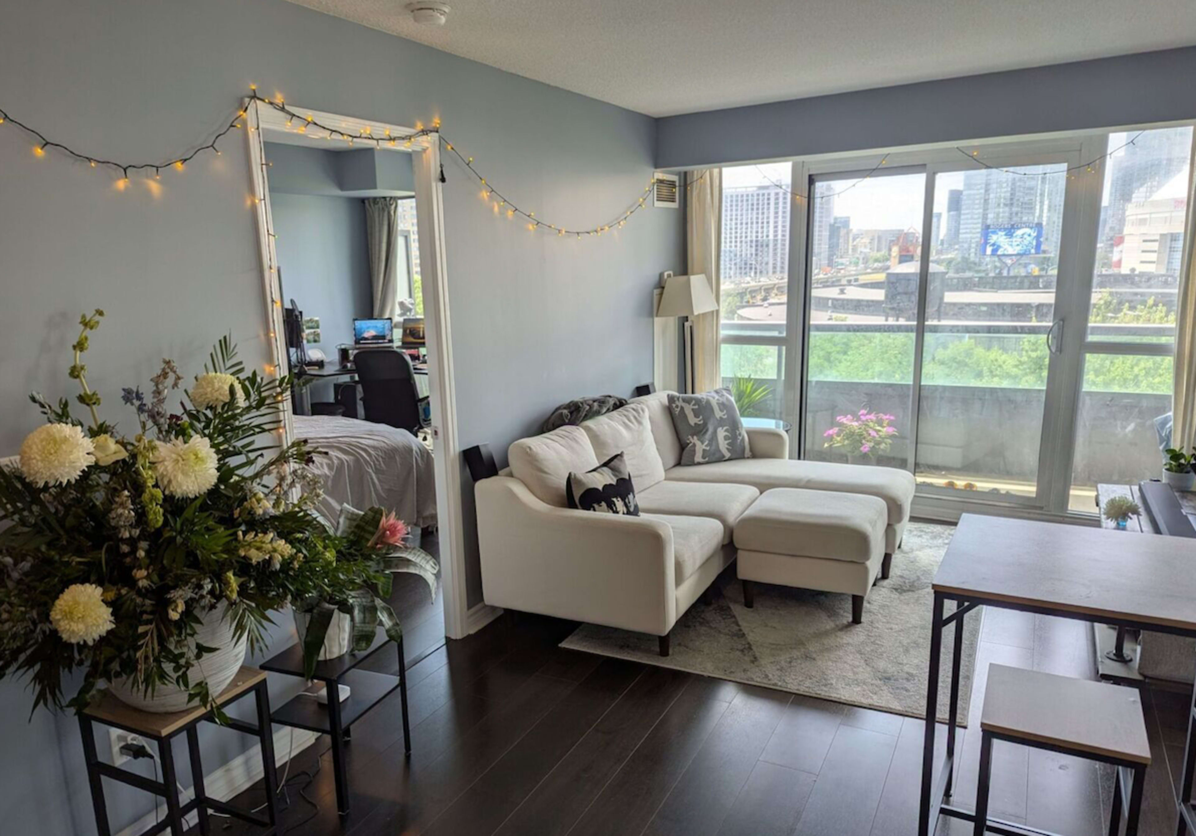 Window/Balcony CN Tower, Rogers Centre Views Image in Downtown Toronto, Toronto, ON