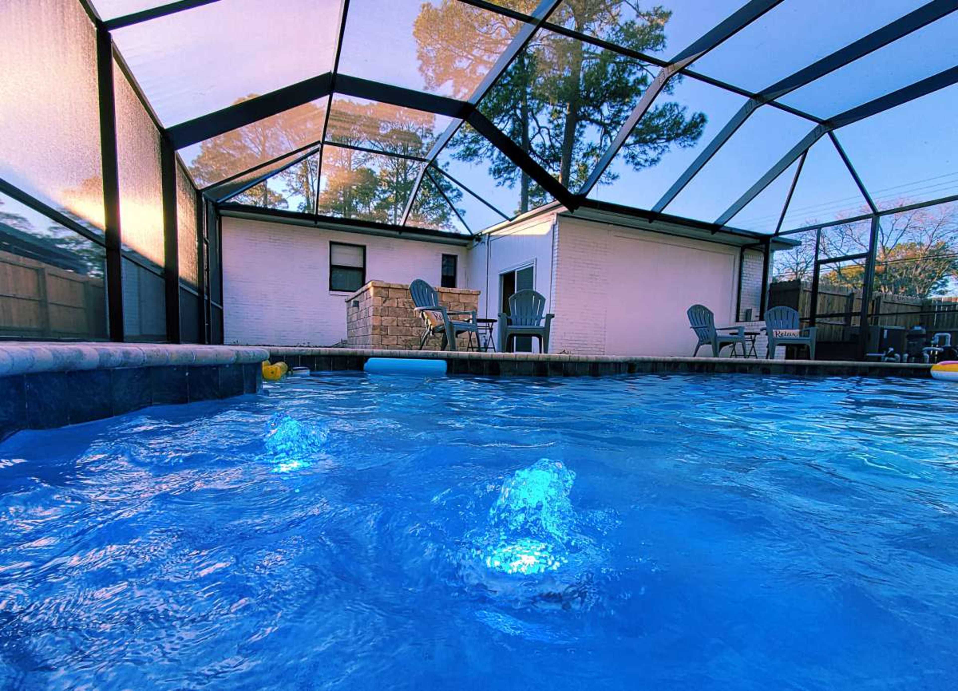 Screened Pool Bungalow with Fabulous LED Lighting Image in Highlands, Jacksonville, FL