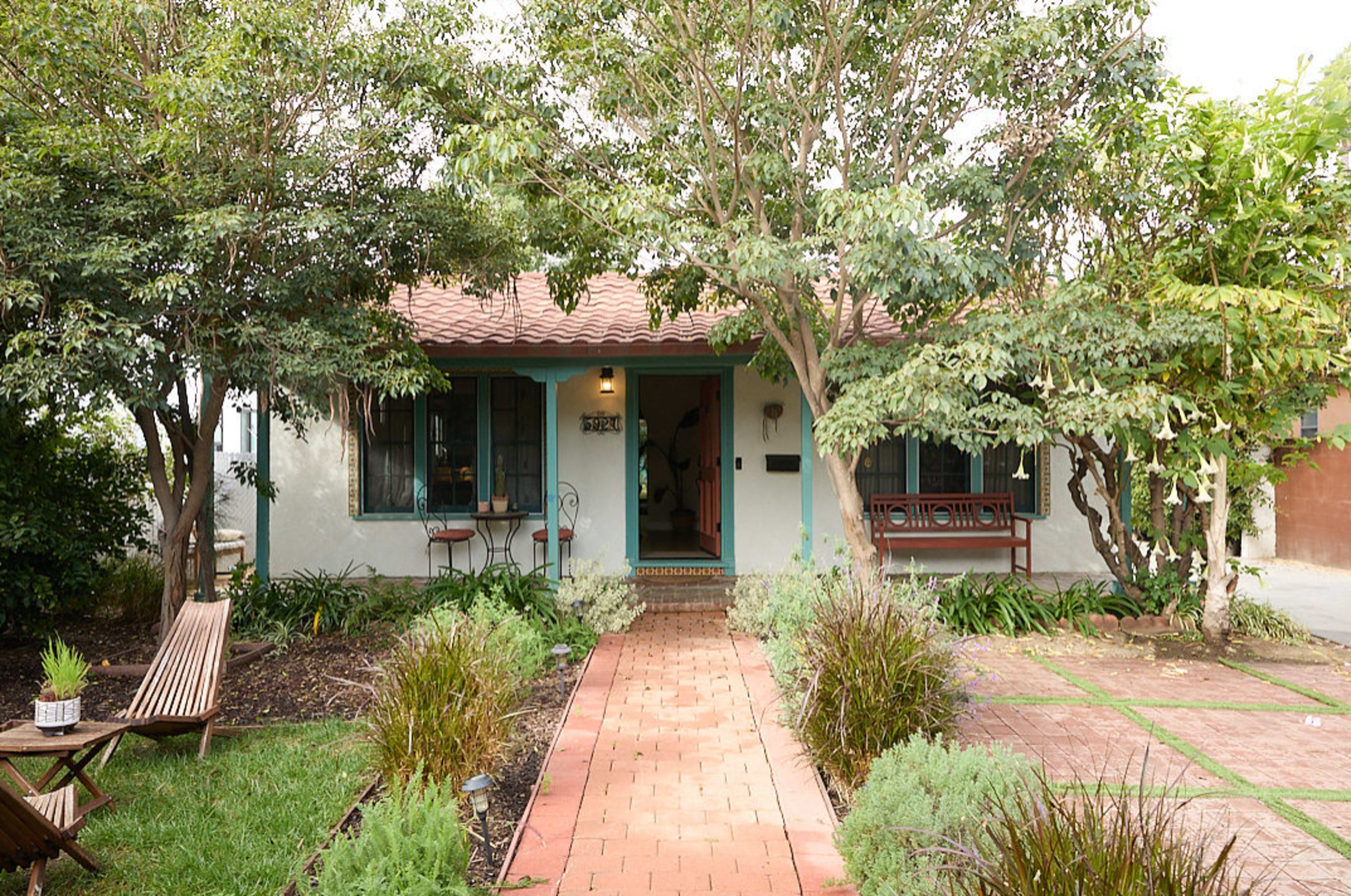 Spanish Bungalow perfect for wellness retreats and special celebrations Image in Valley Glen, Valley Glen, CA