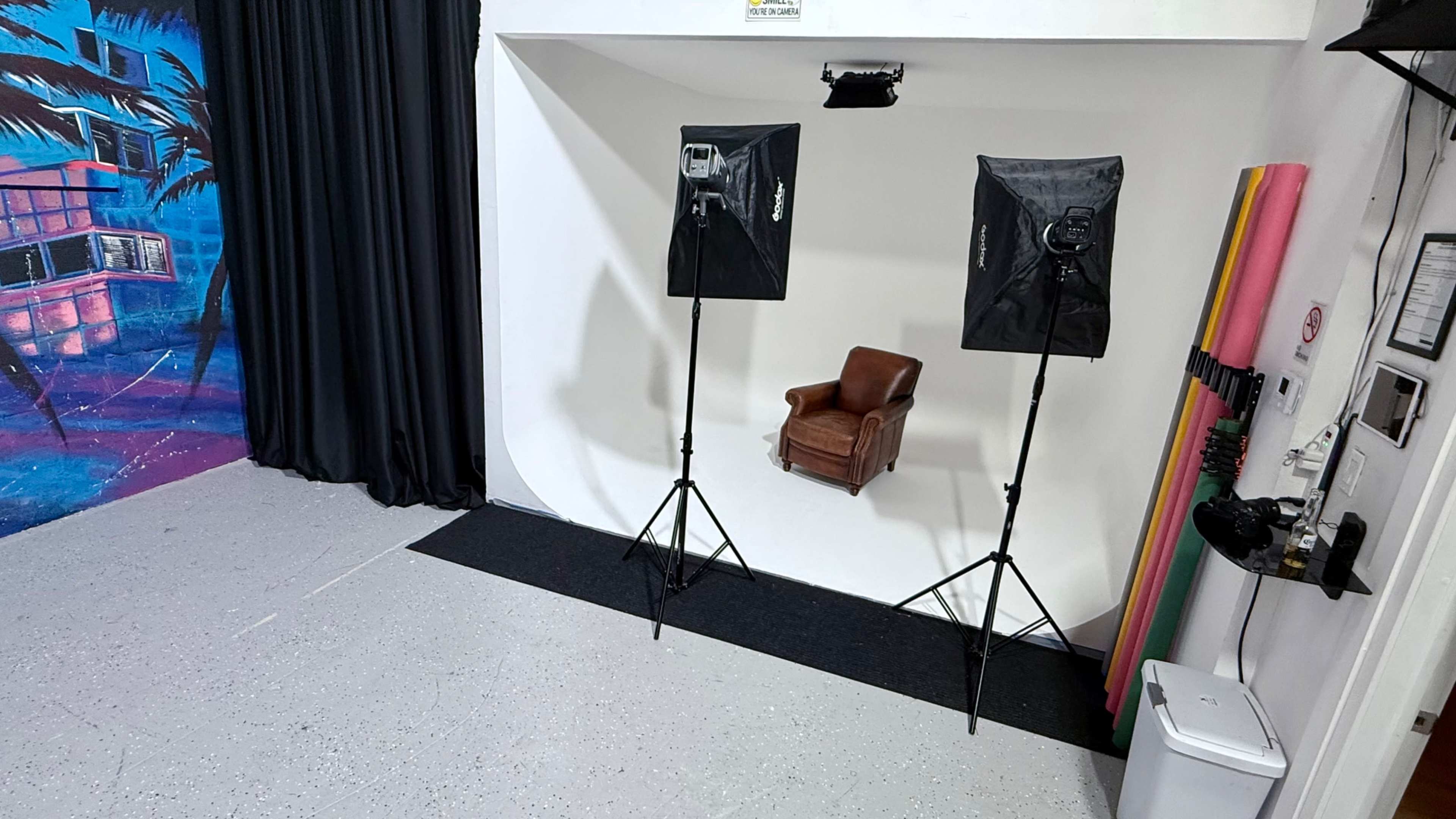Photo and video Studio with wall graphites, infinity, black box w/ mirror space and more. Image in Hialeah, Hialeah, FL