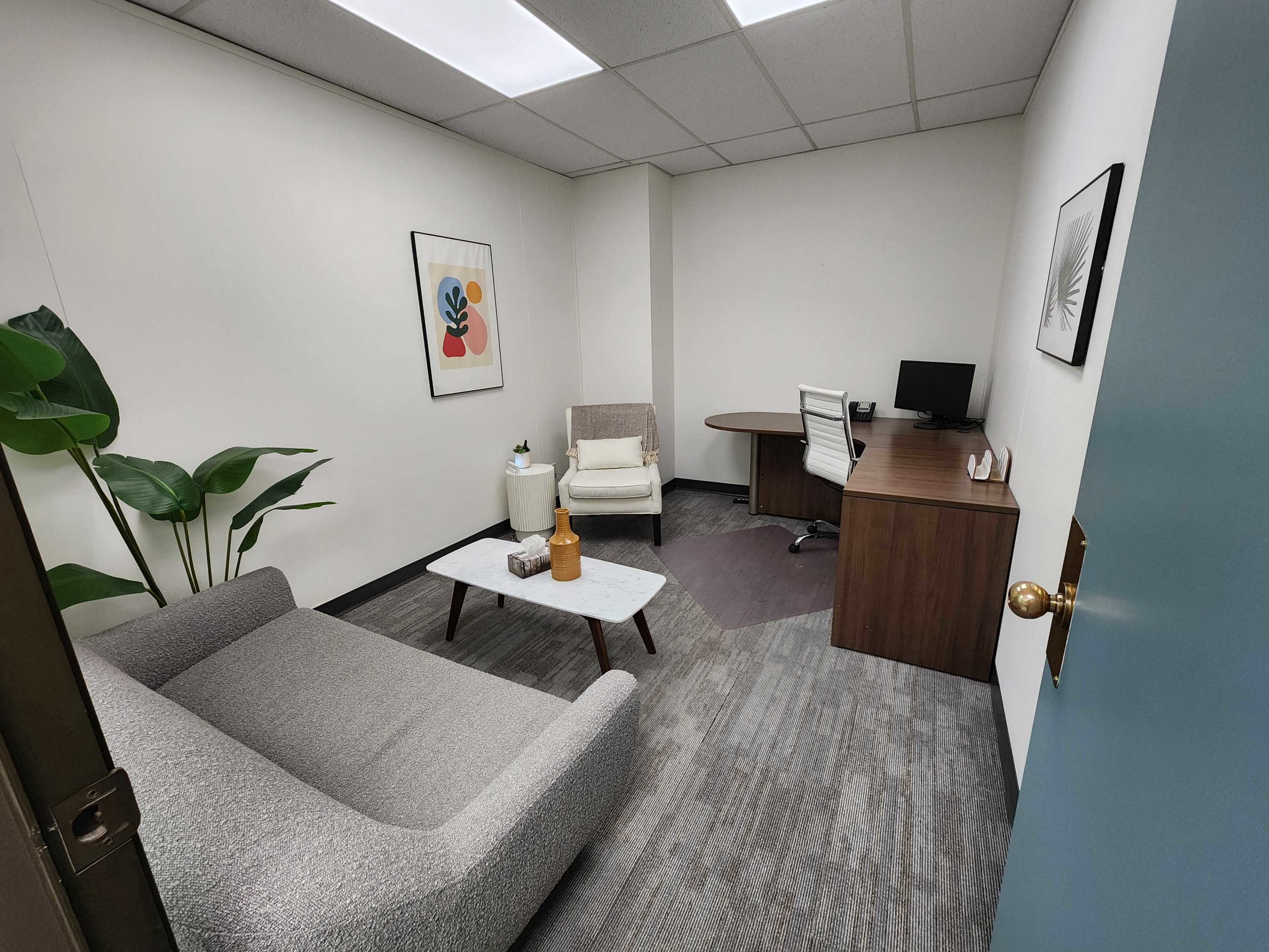 Meeting room - Office for up to 4 people Image in South Vancouver, Vancouver, BC