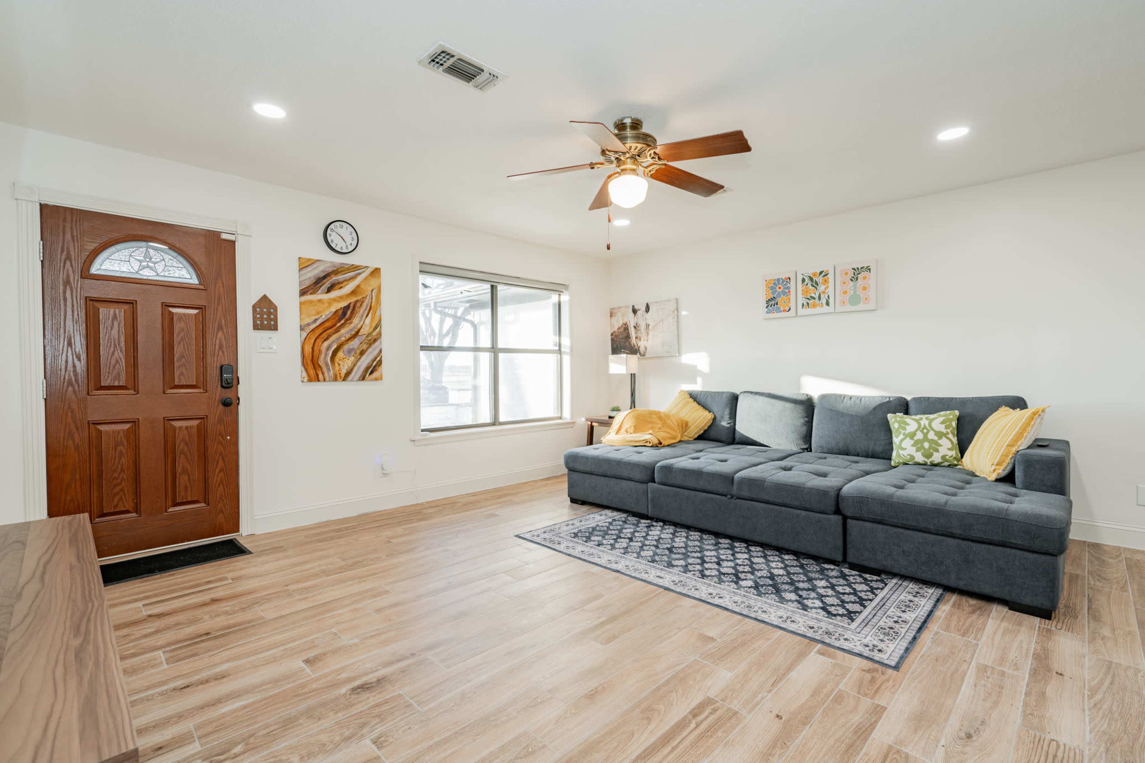 Mustang Memories-Cozy gatherings & Outdoor fun with Pickleball court and Kids Play area. Image in , Pilot Point, TX