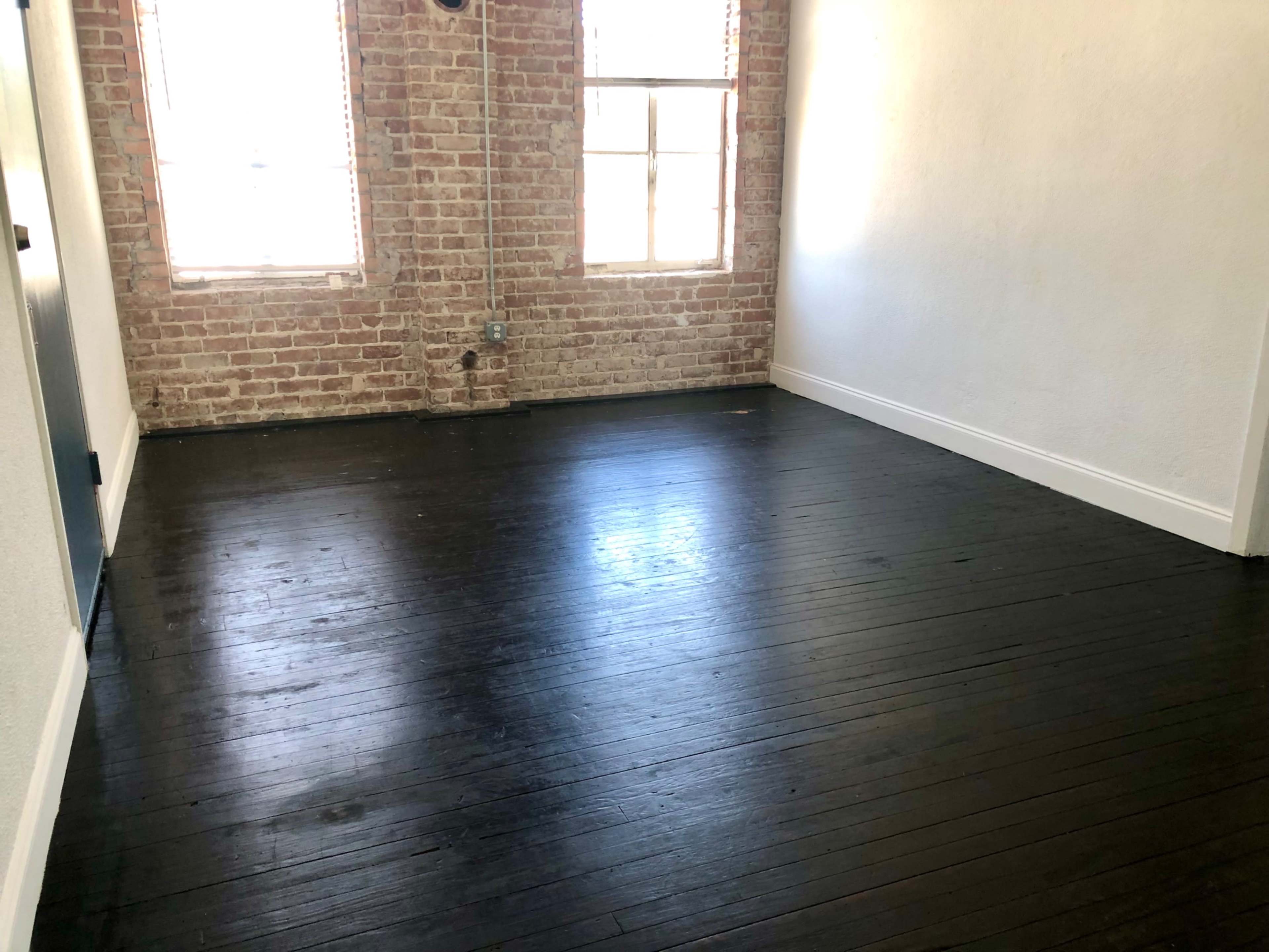 Versatile Midtown Creative Studio - Perfect for Classes, Shoots & Small Events Image in South Central Houston, Houston, TX