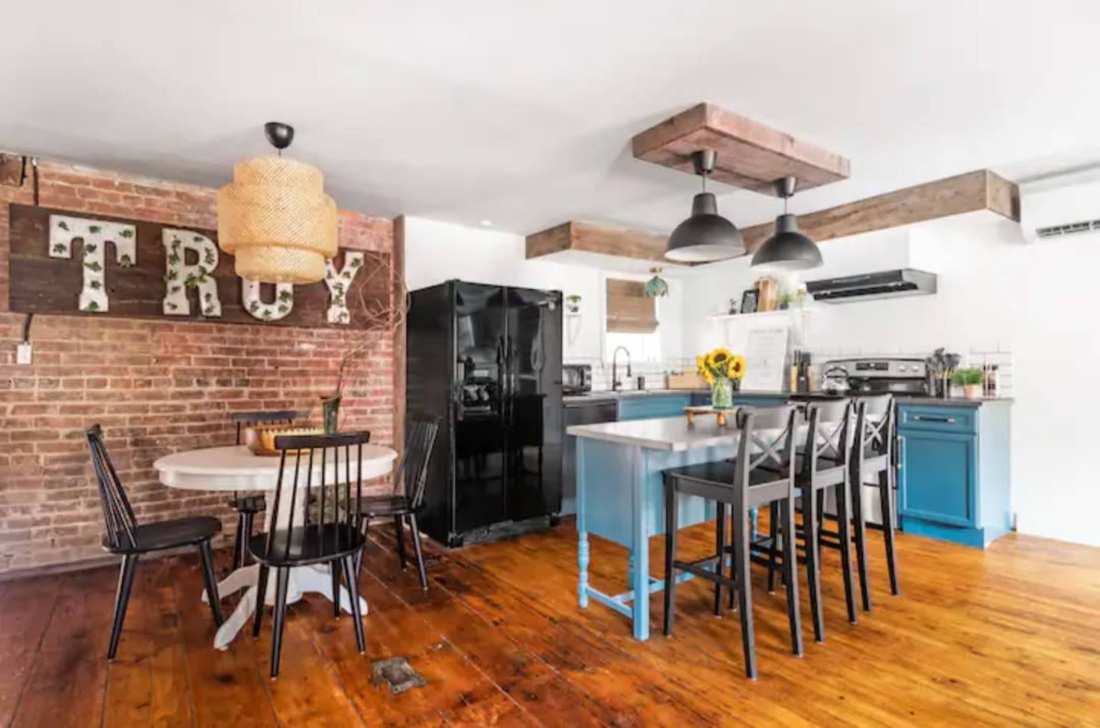A Magnificent Designer Home Image in Troy, Troy, NY