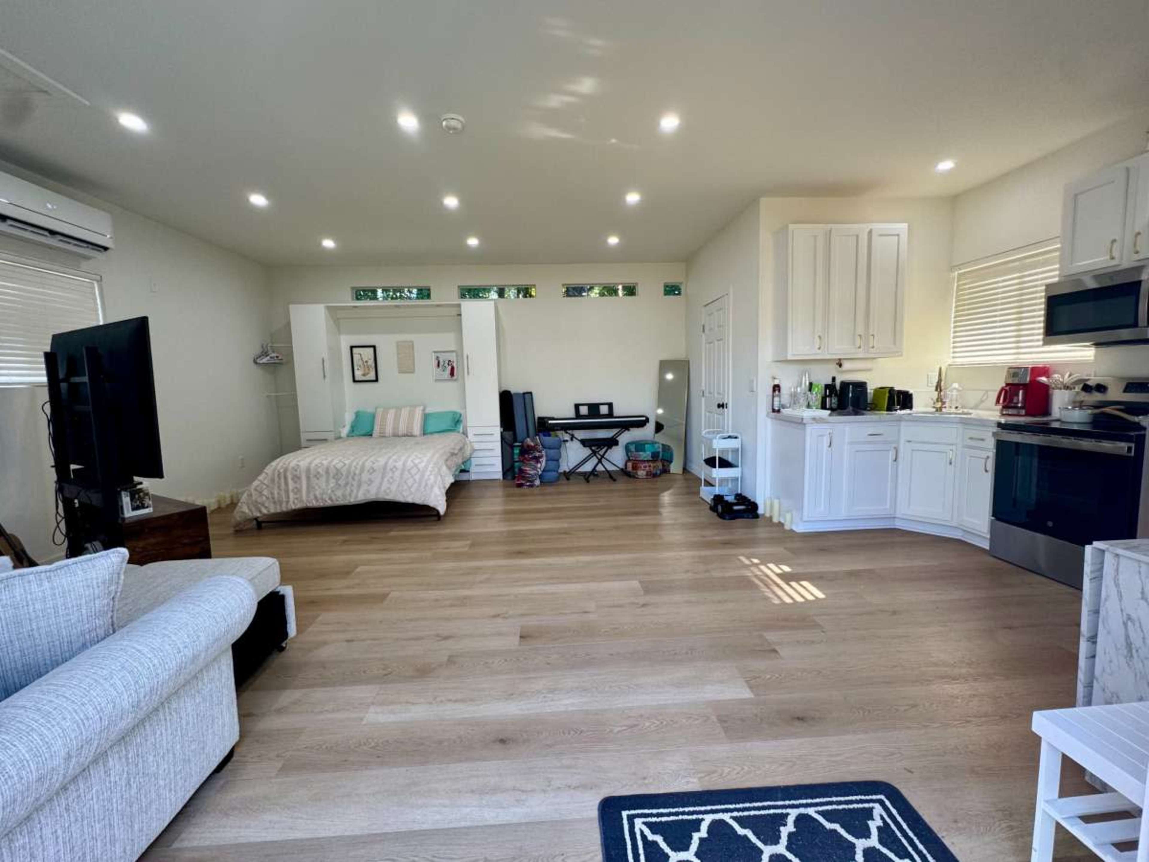 West Valley Versatile & Spacious Studio Image in Reseda, Reseda, CA