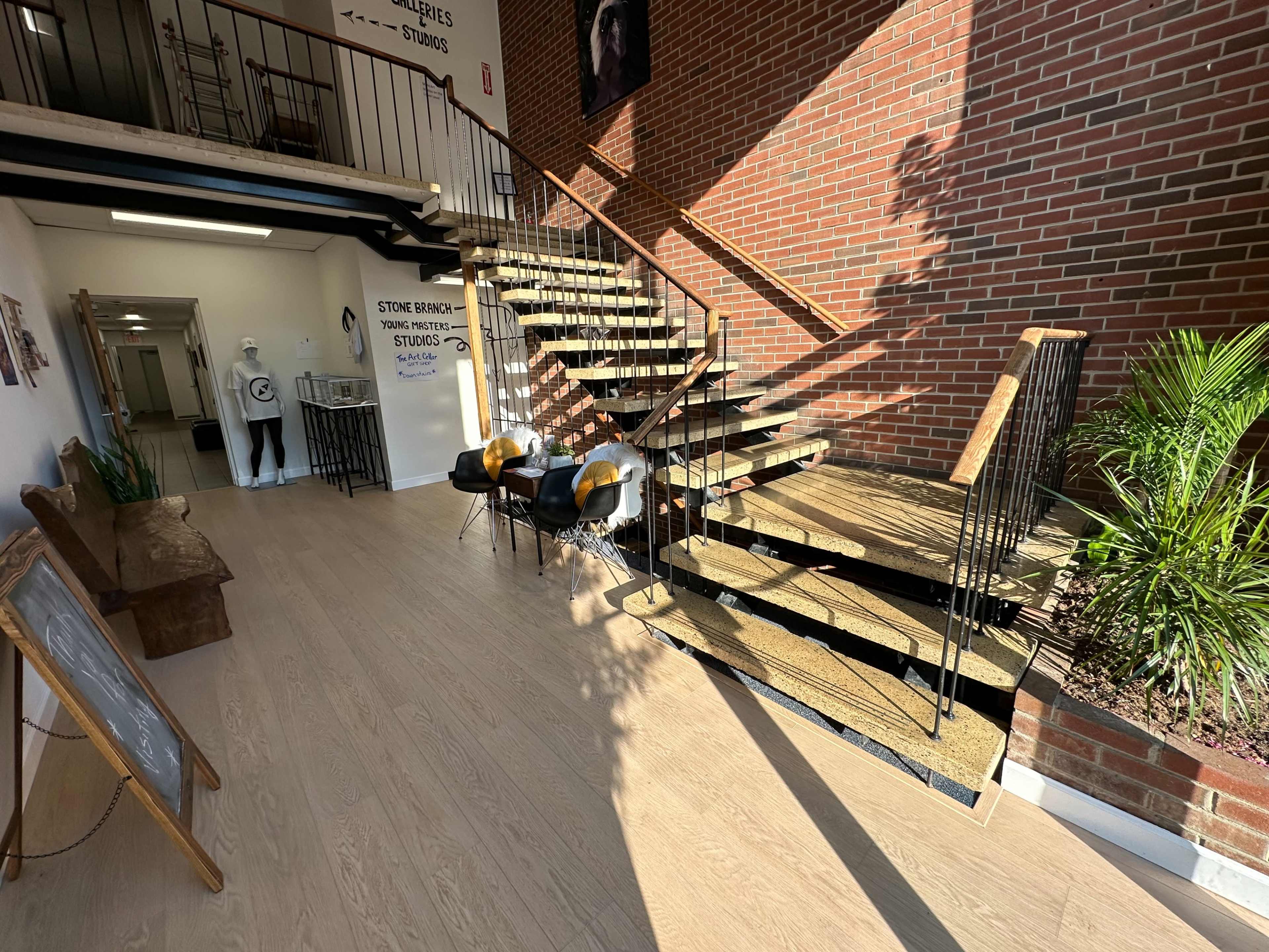 Flexible 1200-sq-ft Room in Bustling Art Cener in Walkable Downtown Suburban Neighborhood Image in Kensington, Kensington, MD