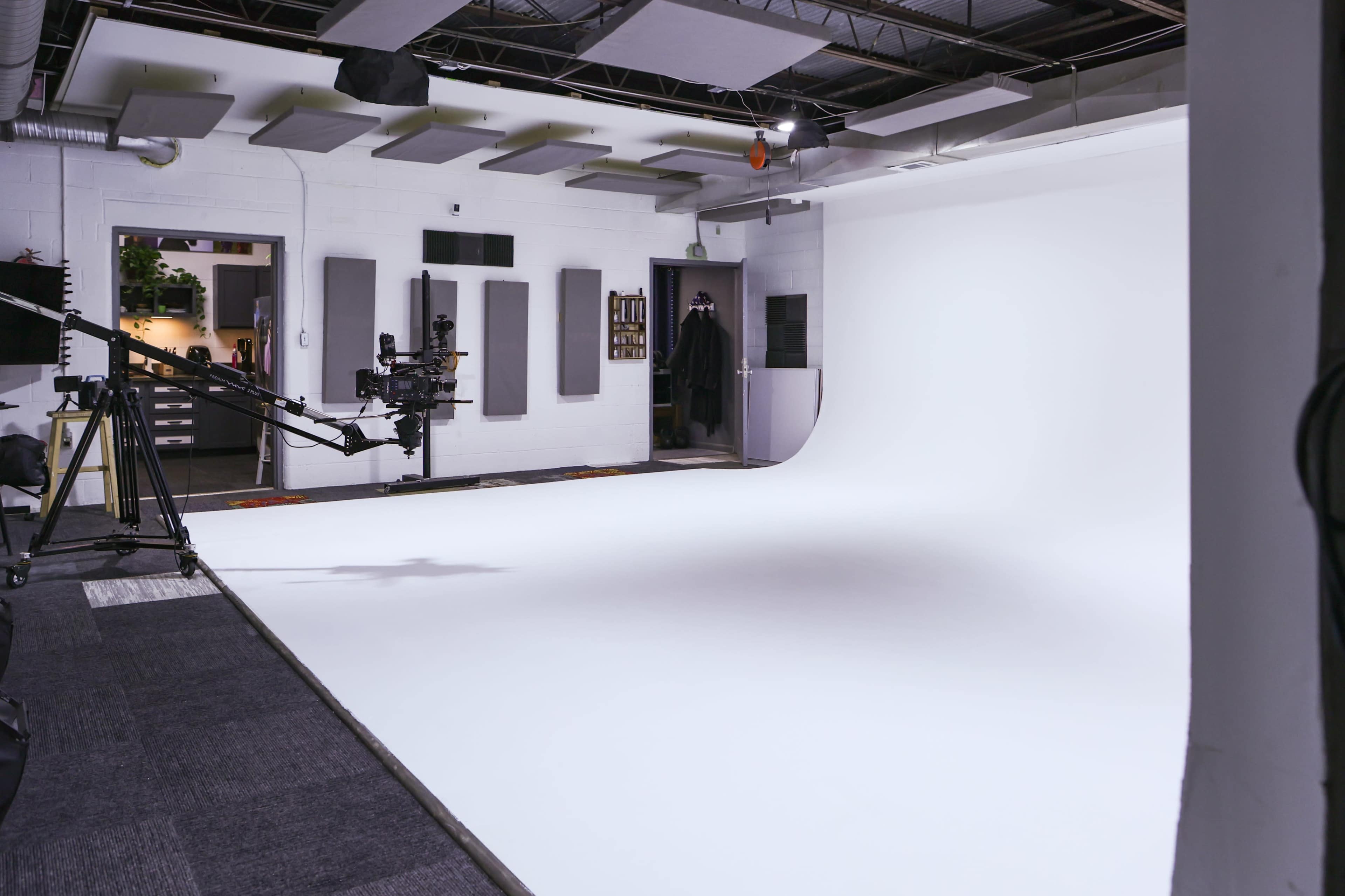 Spacious Creative Studio with a Cycwall Image in Catonsville, Catonsville, MD