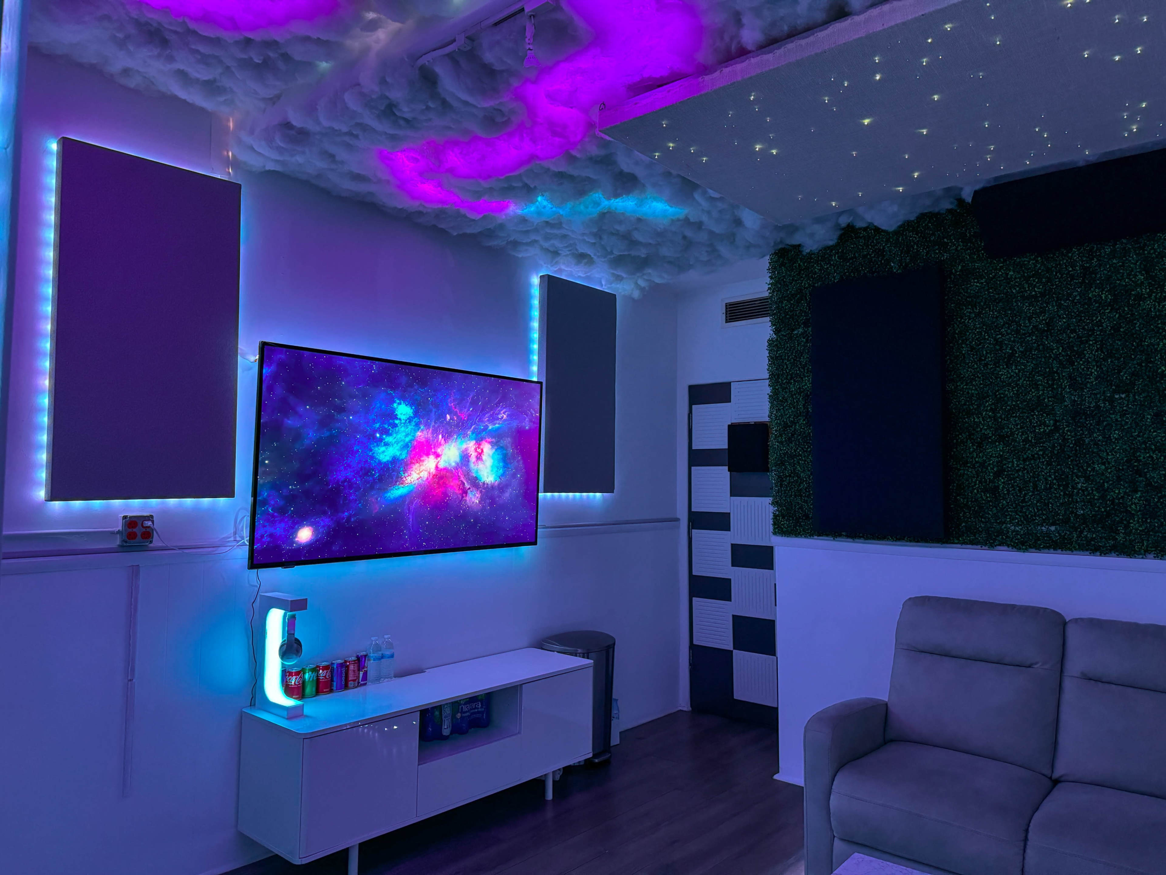 Super Vibey & Cloudy Recording Studio in North Hollywood Image in North Hollywood, North Hollywood, CA