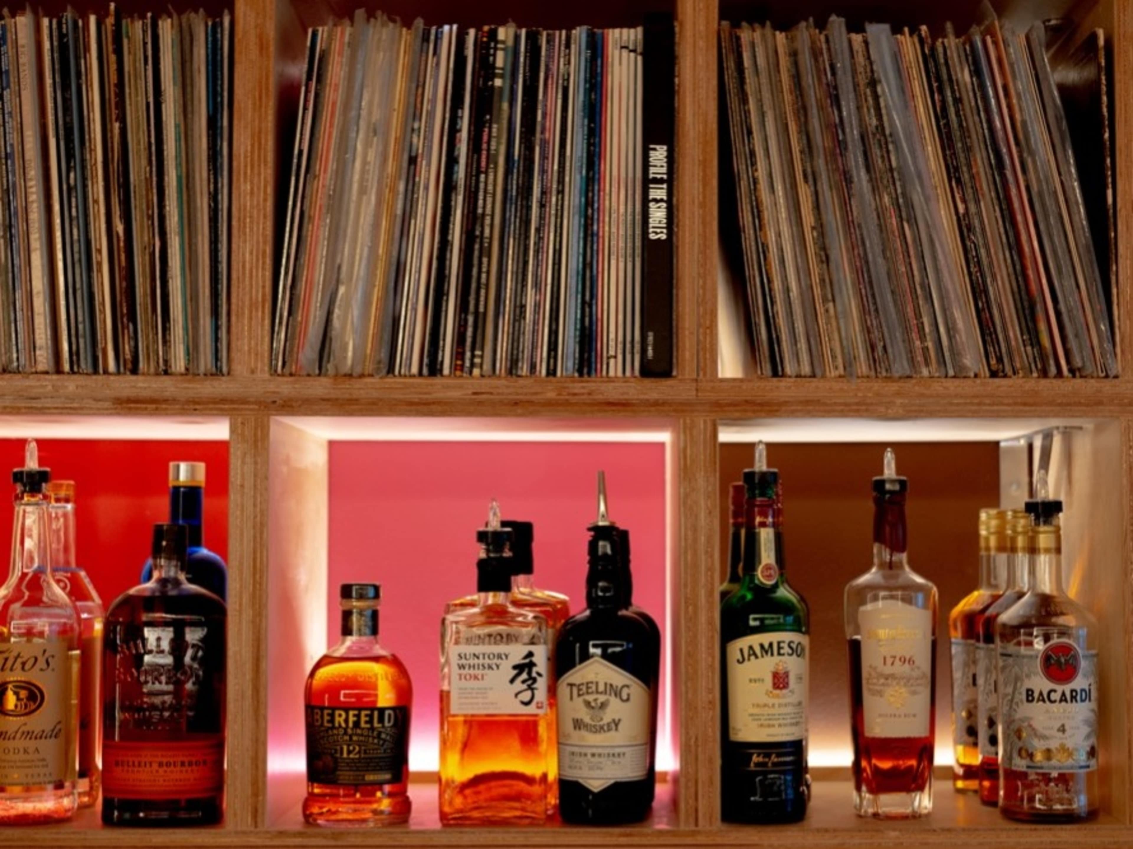 Full Bar