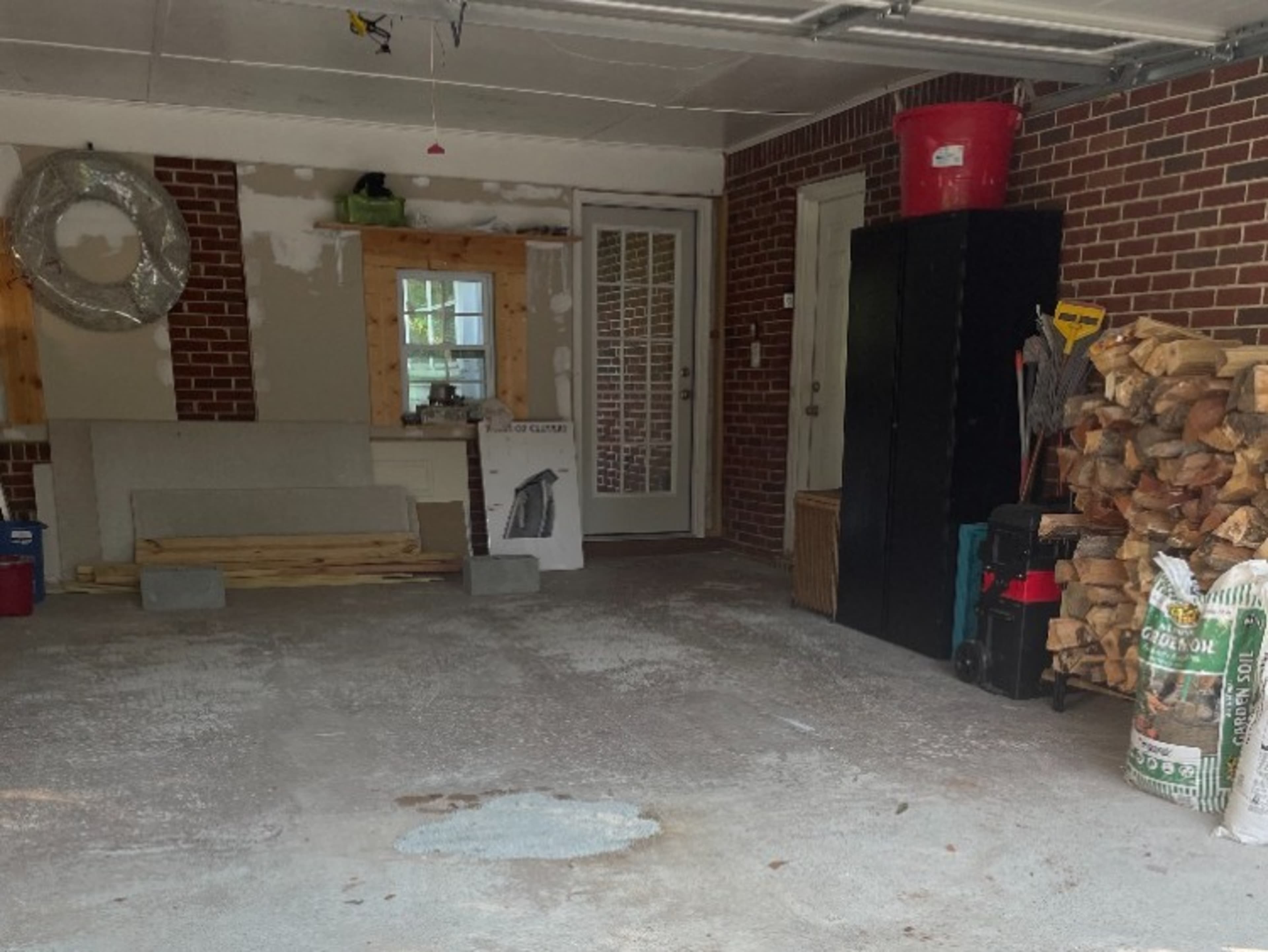 Garage secured parking- 1 car