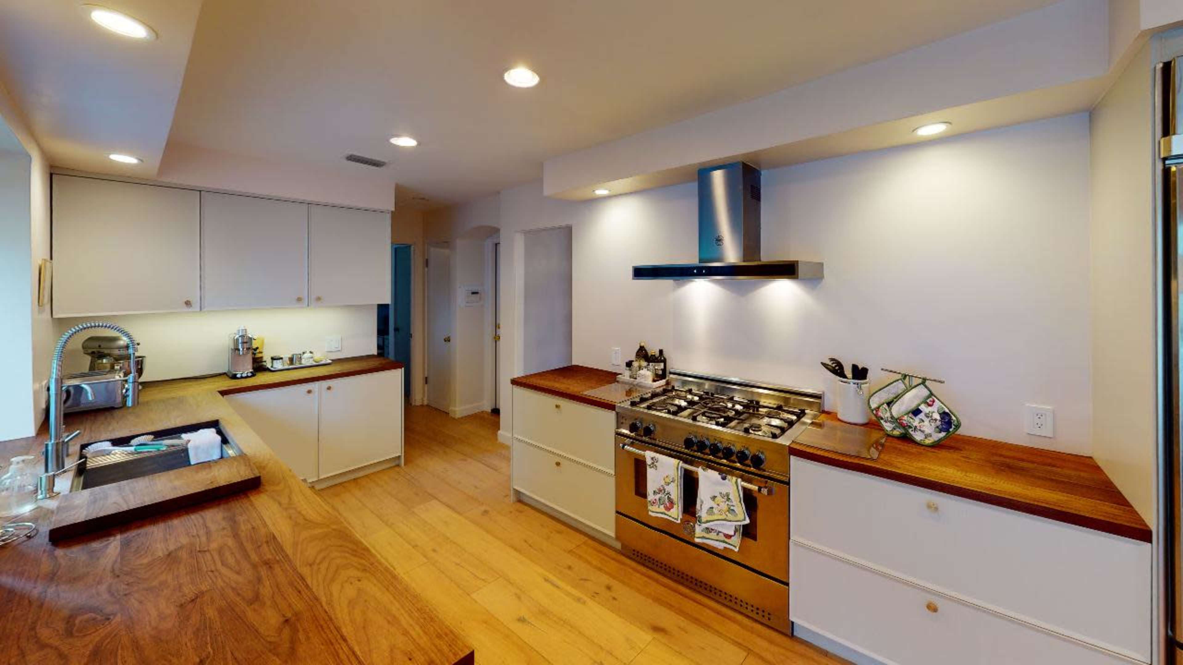 SLIM AARONS-INSPIRED RANCH: CHIC 60'S OASIS Image in Sherman Oaks, Sherman Oaks, CA