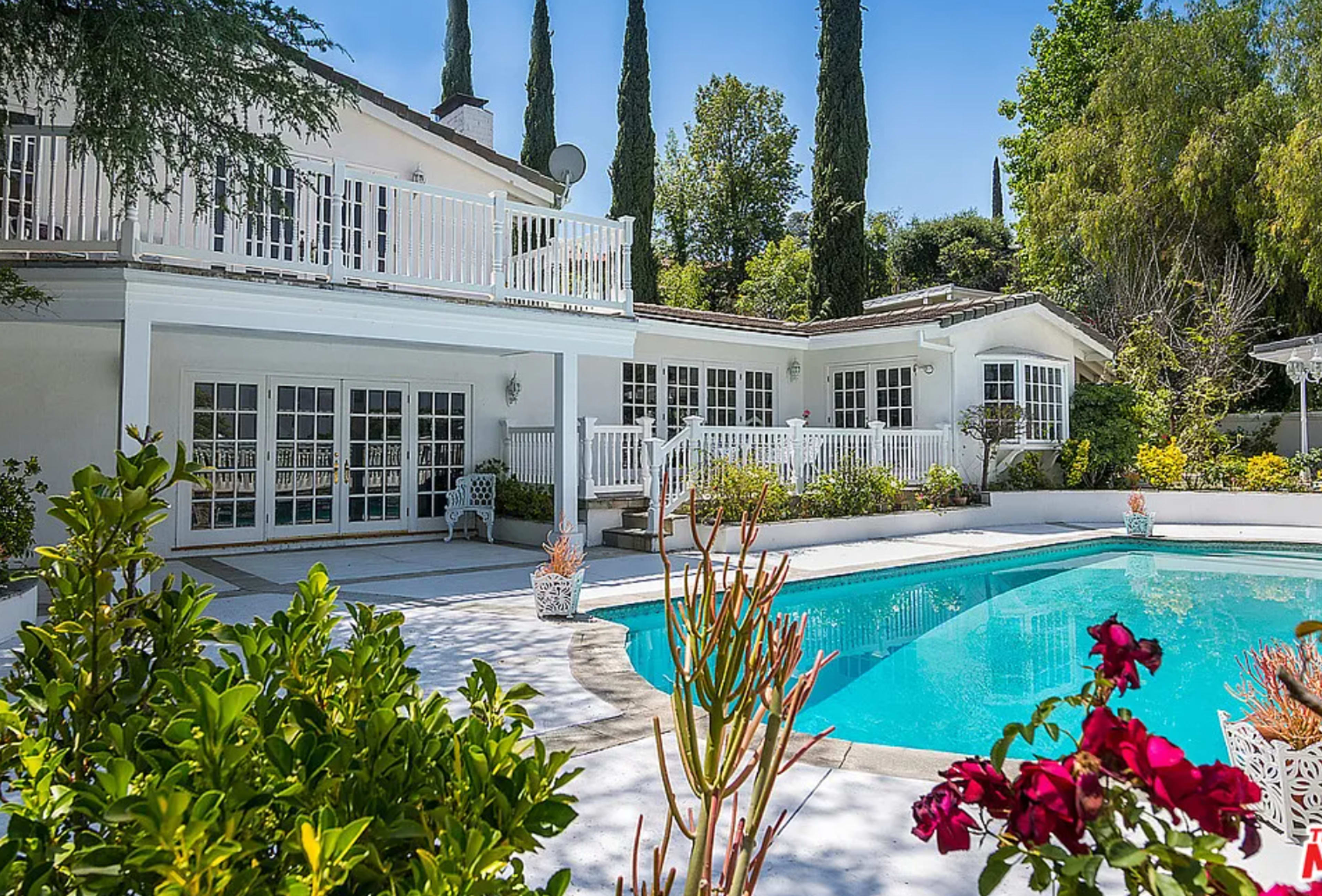 Private Tarzana Oasis: Expansive Outdoor Retreat with Pool, Spa & Scenic Views Image in Tarzana, Tarzana, CA