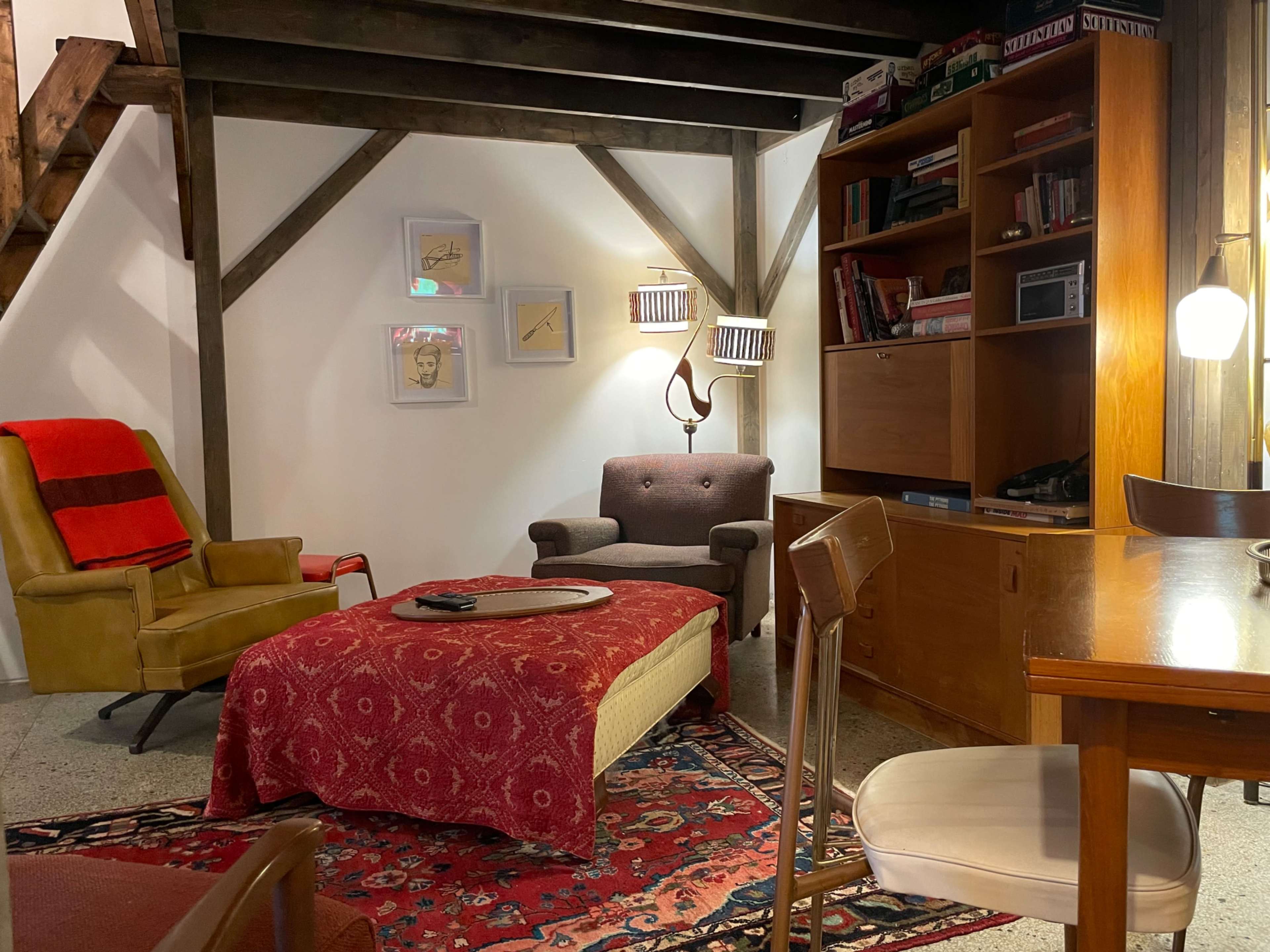 Artist loft and music lounge Image in Niagara Falls, Niagara Falls, ON