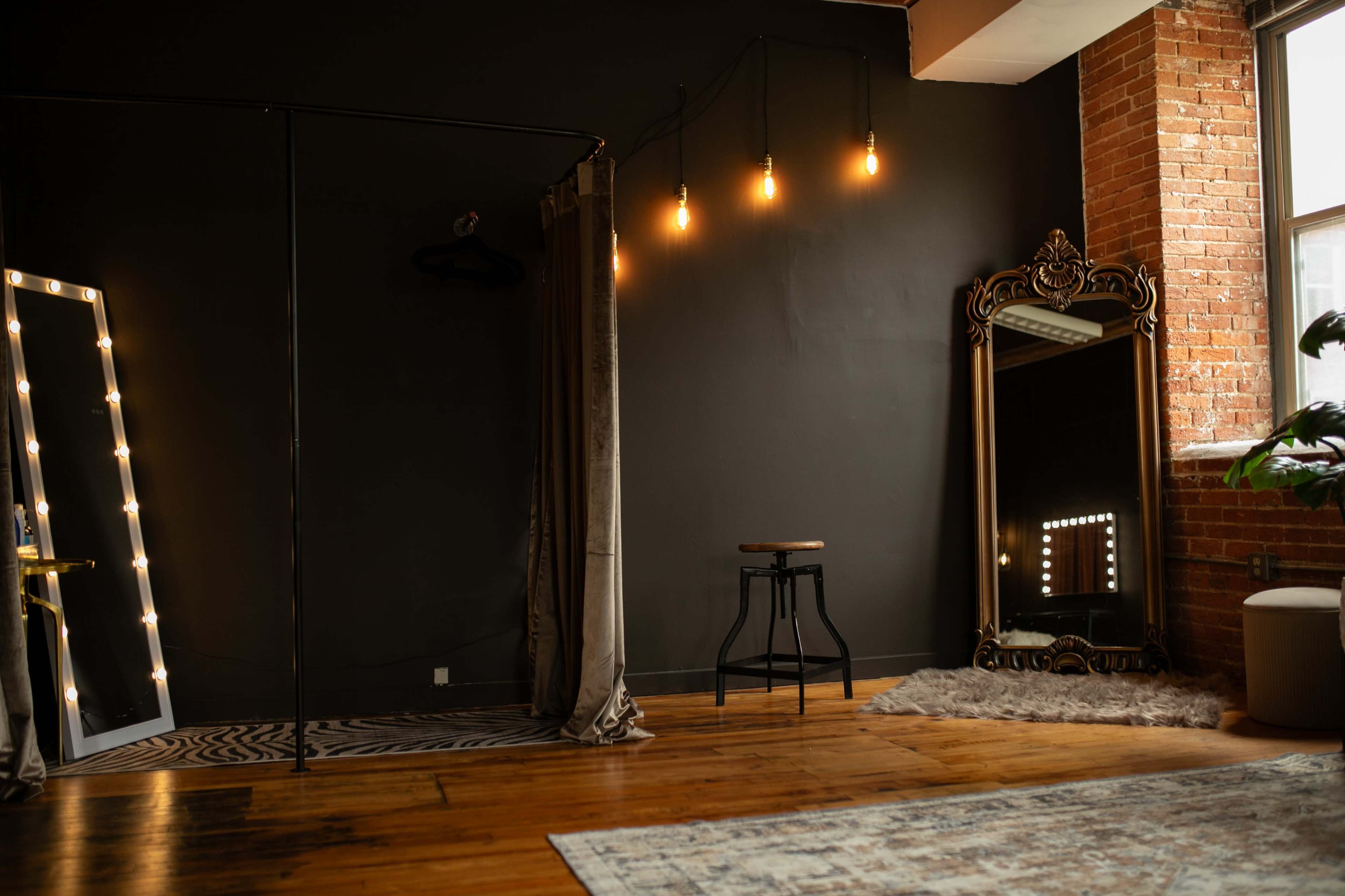Stylish Urban Photo Studio & Creative Space w/ Natural Light Image in Hampden, Baltimore, MD
