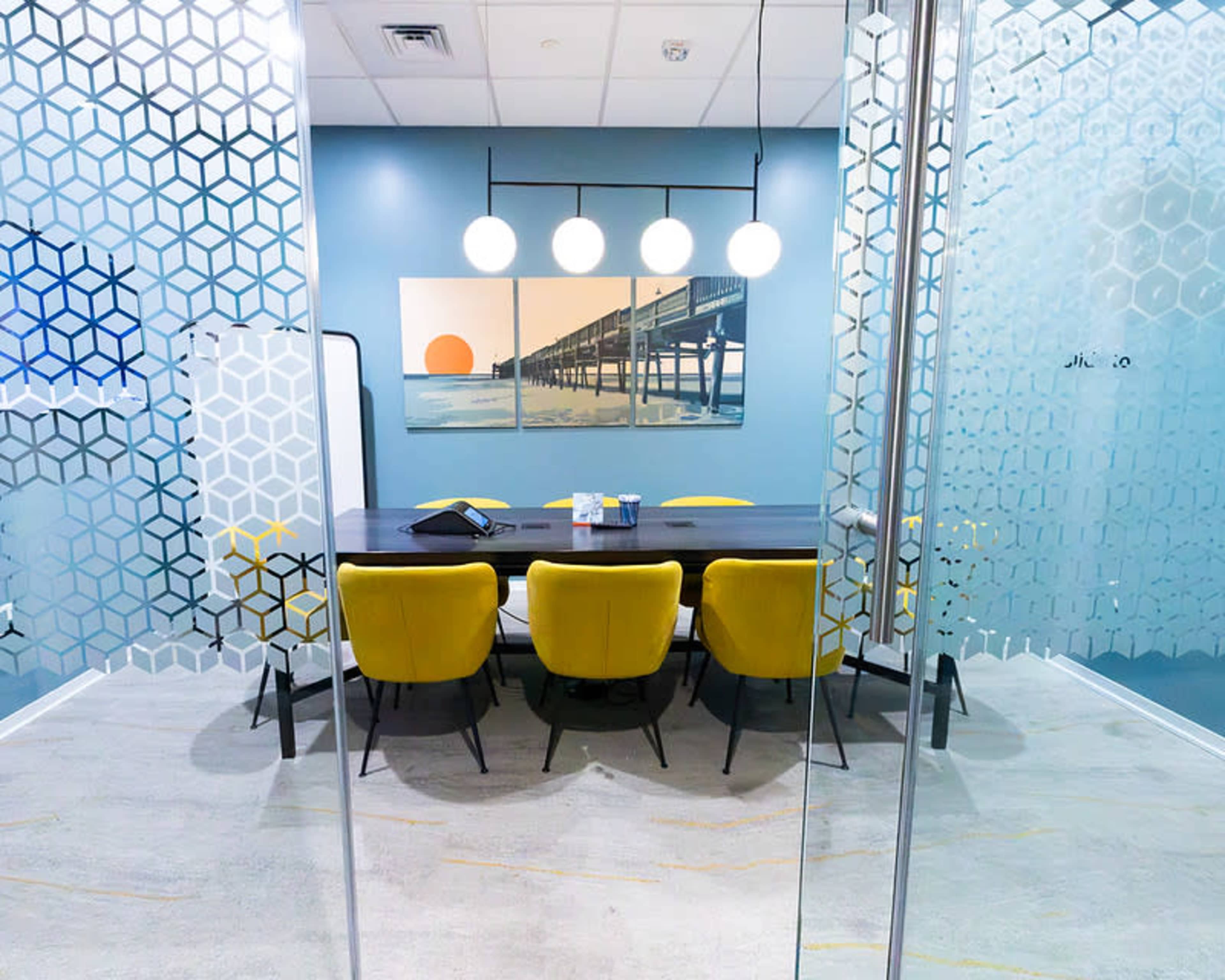 Professional 8-Person Meeting Room in Virginia Beach | Sandbridge Image in Northwest, Virginia Beach, VA