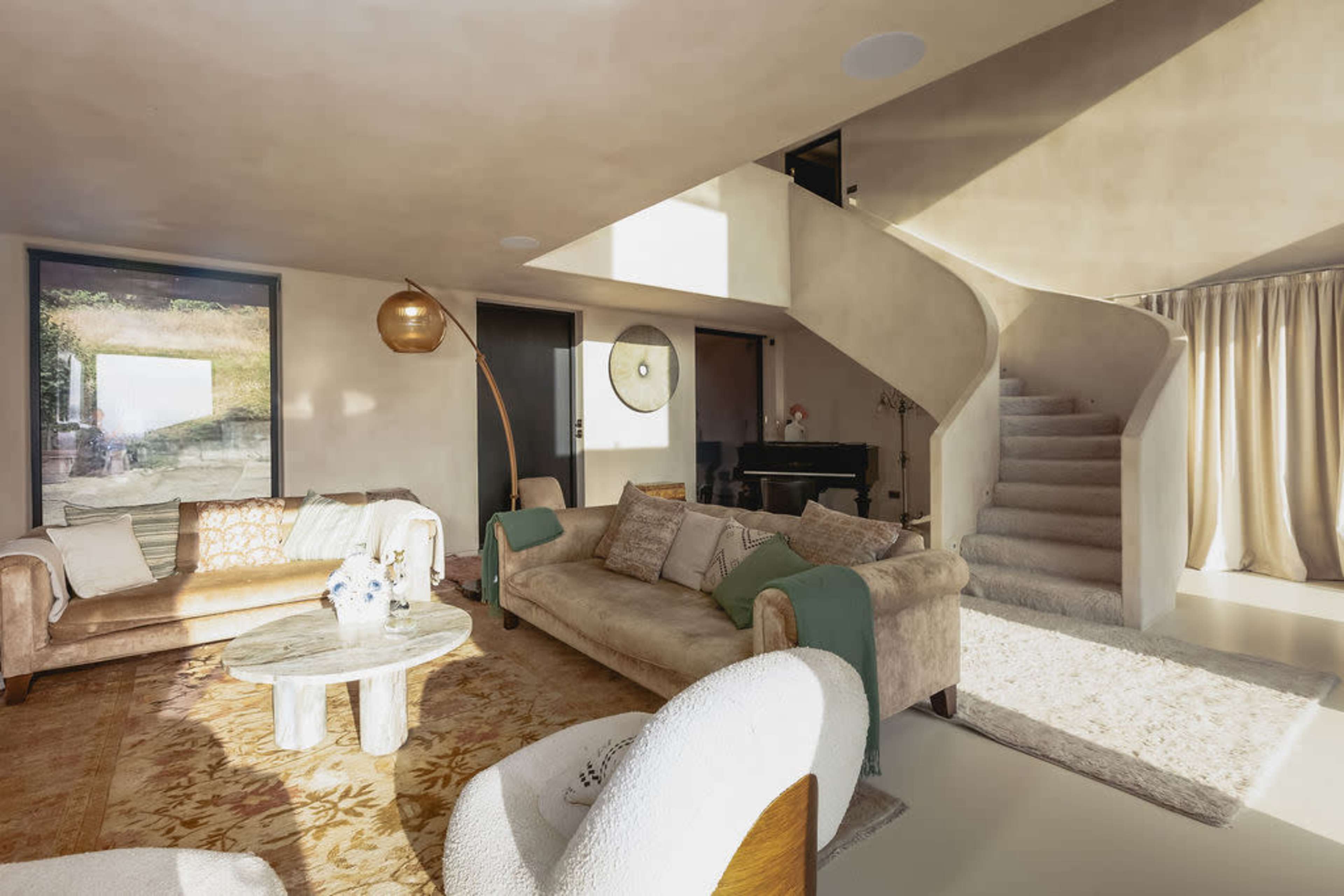 Luxurious converted barn Image in Steep, Petersfield, ENG