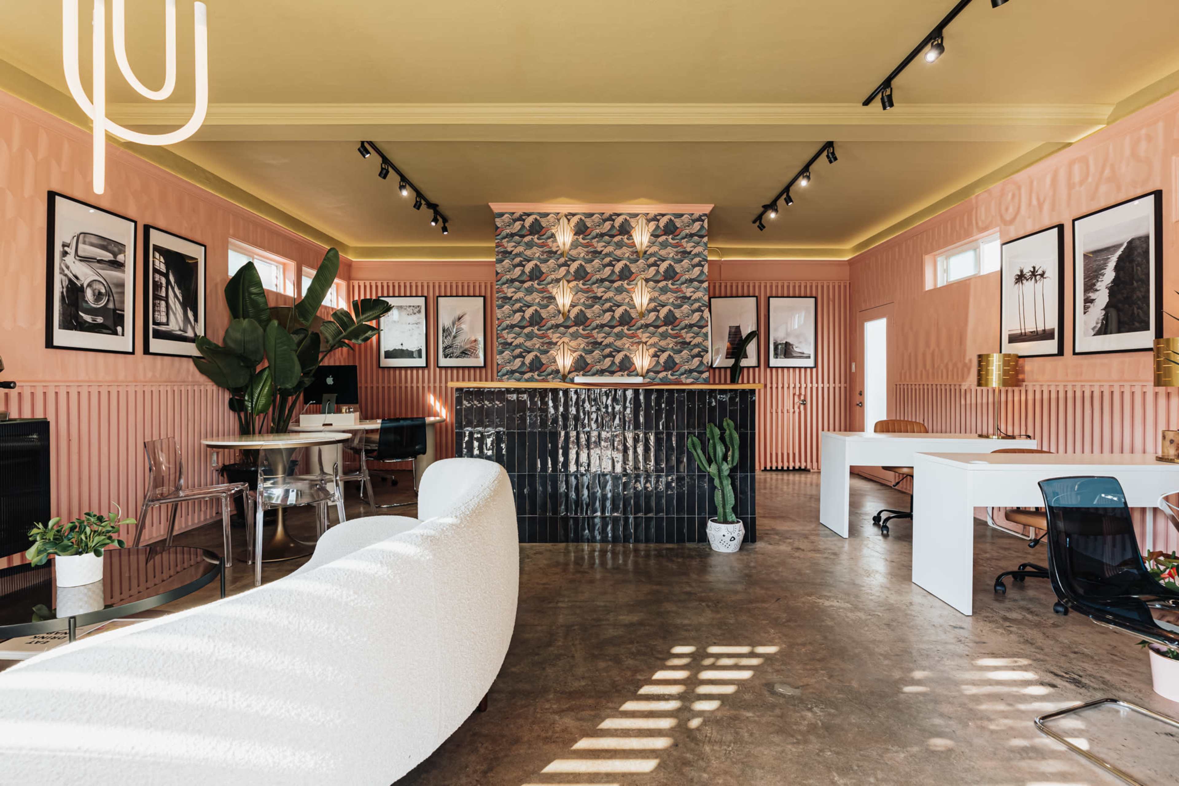 Bright tropical Office for Photoshoots and Events Image in Roseville - Fleet Ridge, San Diego, CA