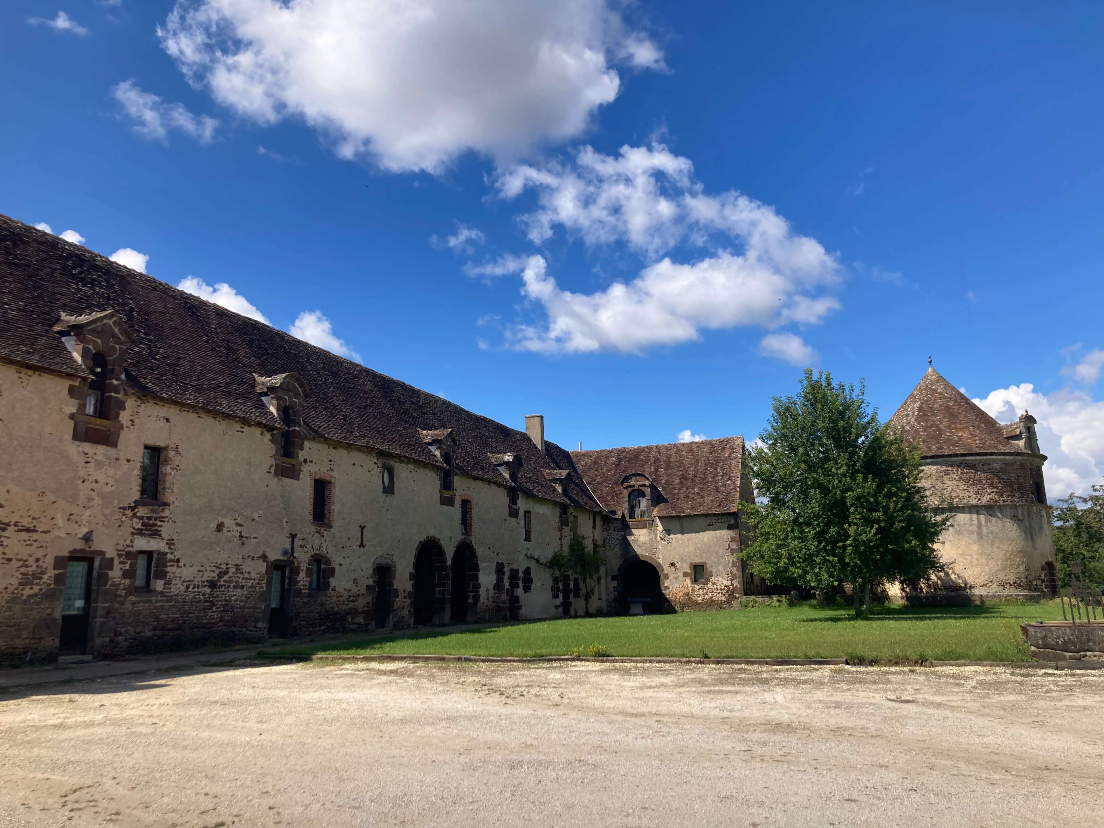 Domaine de 100 hectares à 2h de Paris Image in , Assigny, 