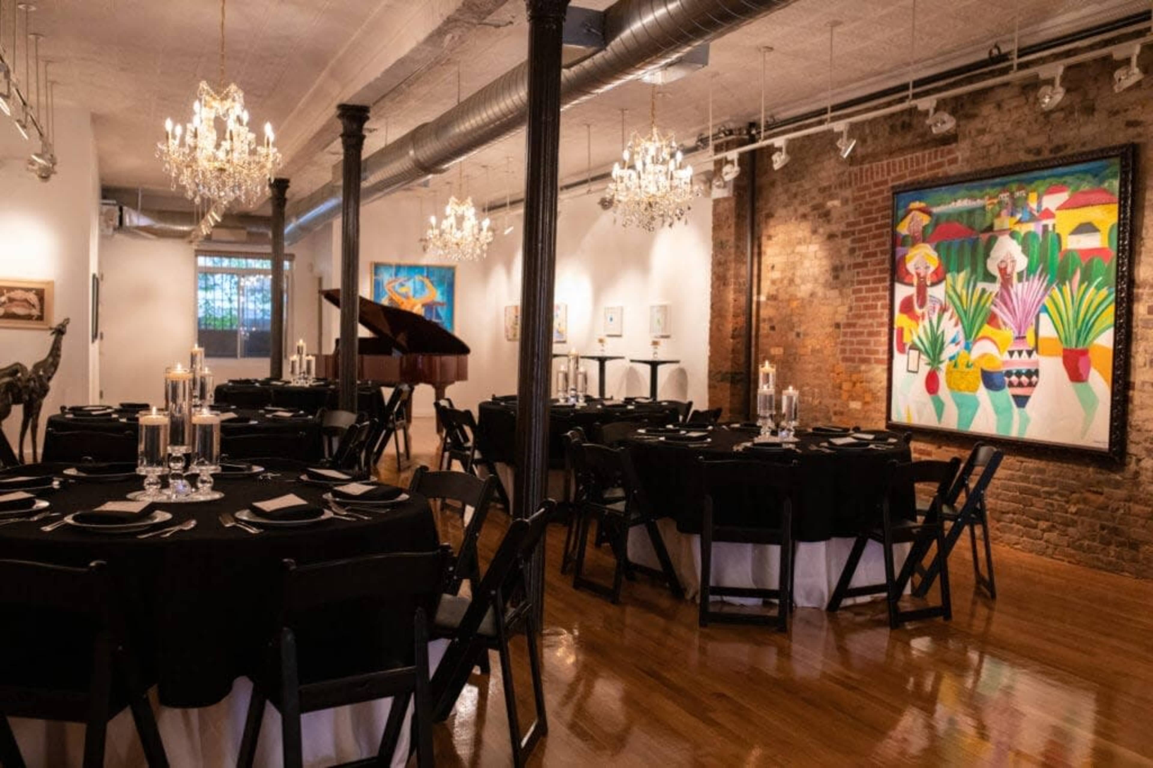 Stylish Intimate Gallery Image in Boerum Hill, Brooklyn, NY