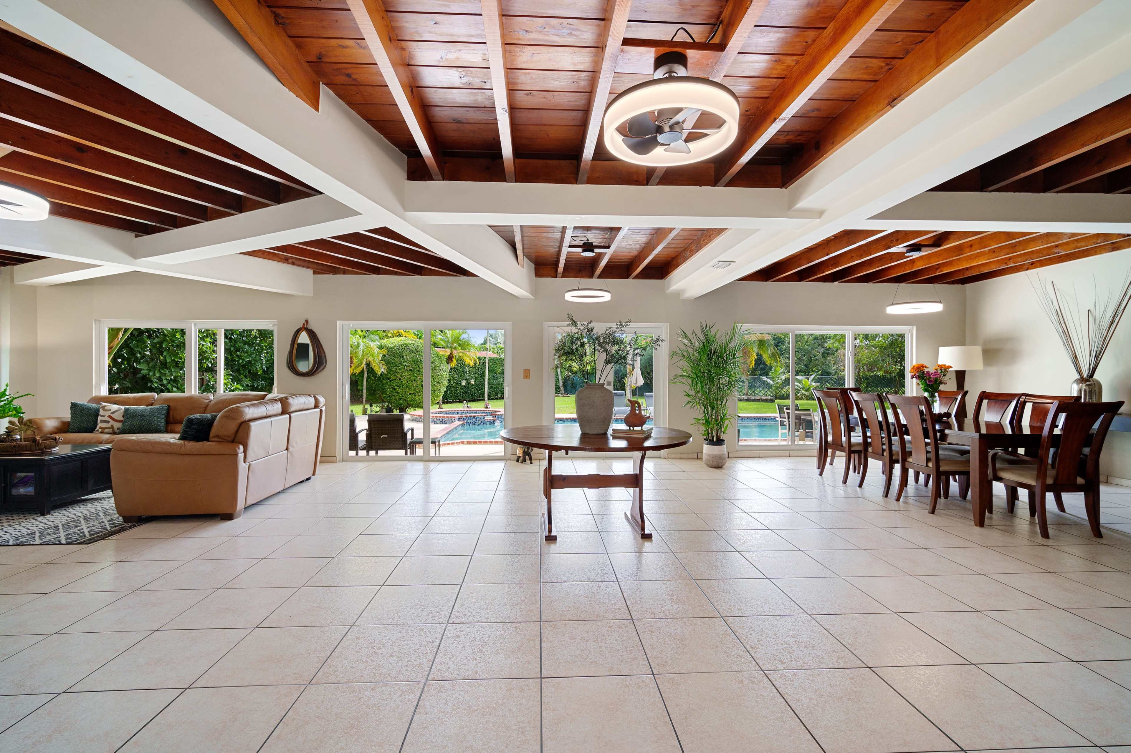One Acre Tropical House Centrally  Located Image in Glenvar Heights, Miami, FL