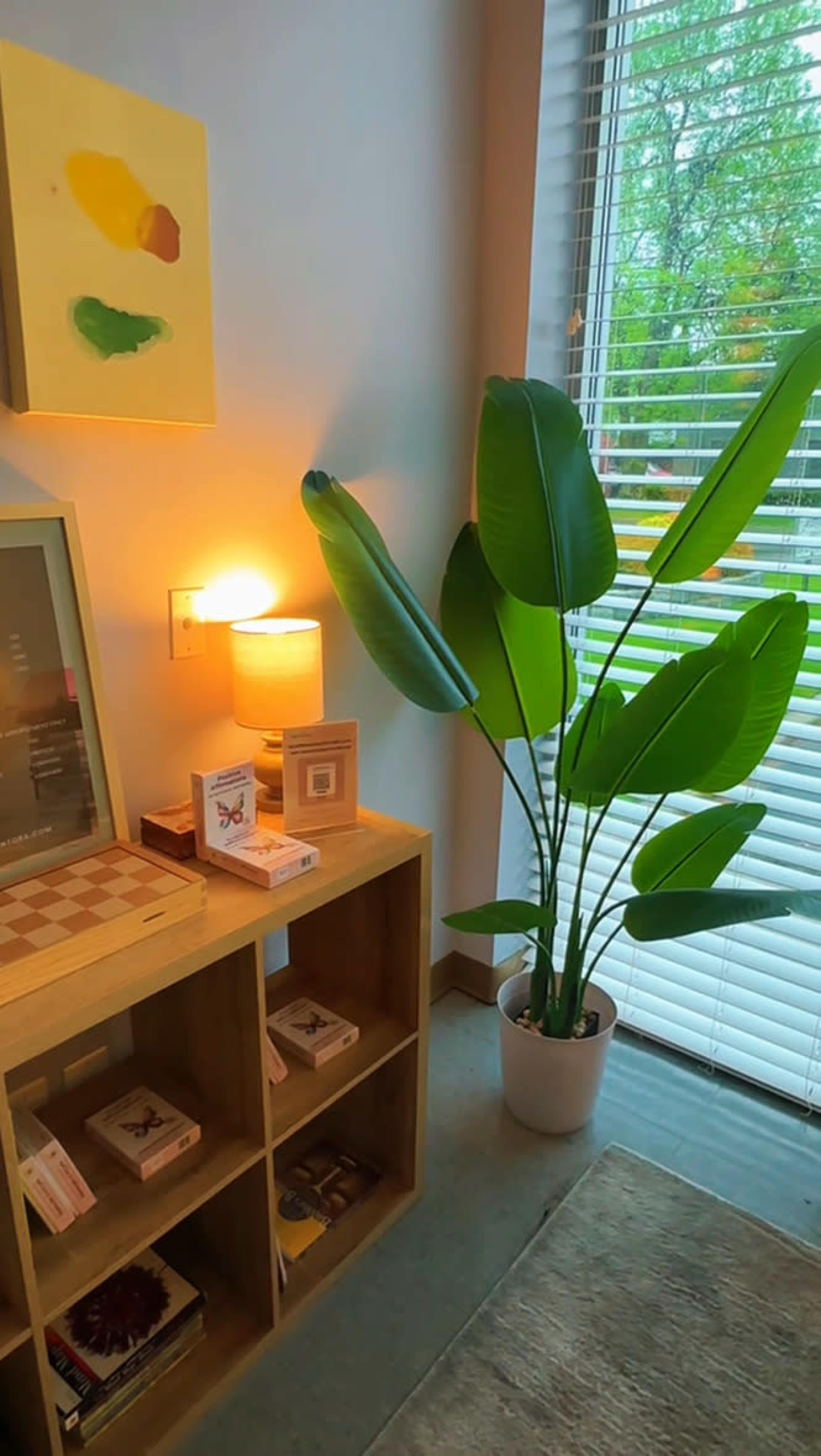 Cozy & Quiet Urban Studio with Free Onsite Parking – West Babylon Image in Babylon, West Babylon, NY