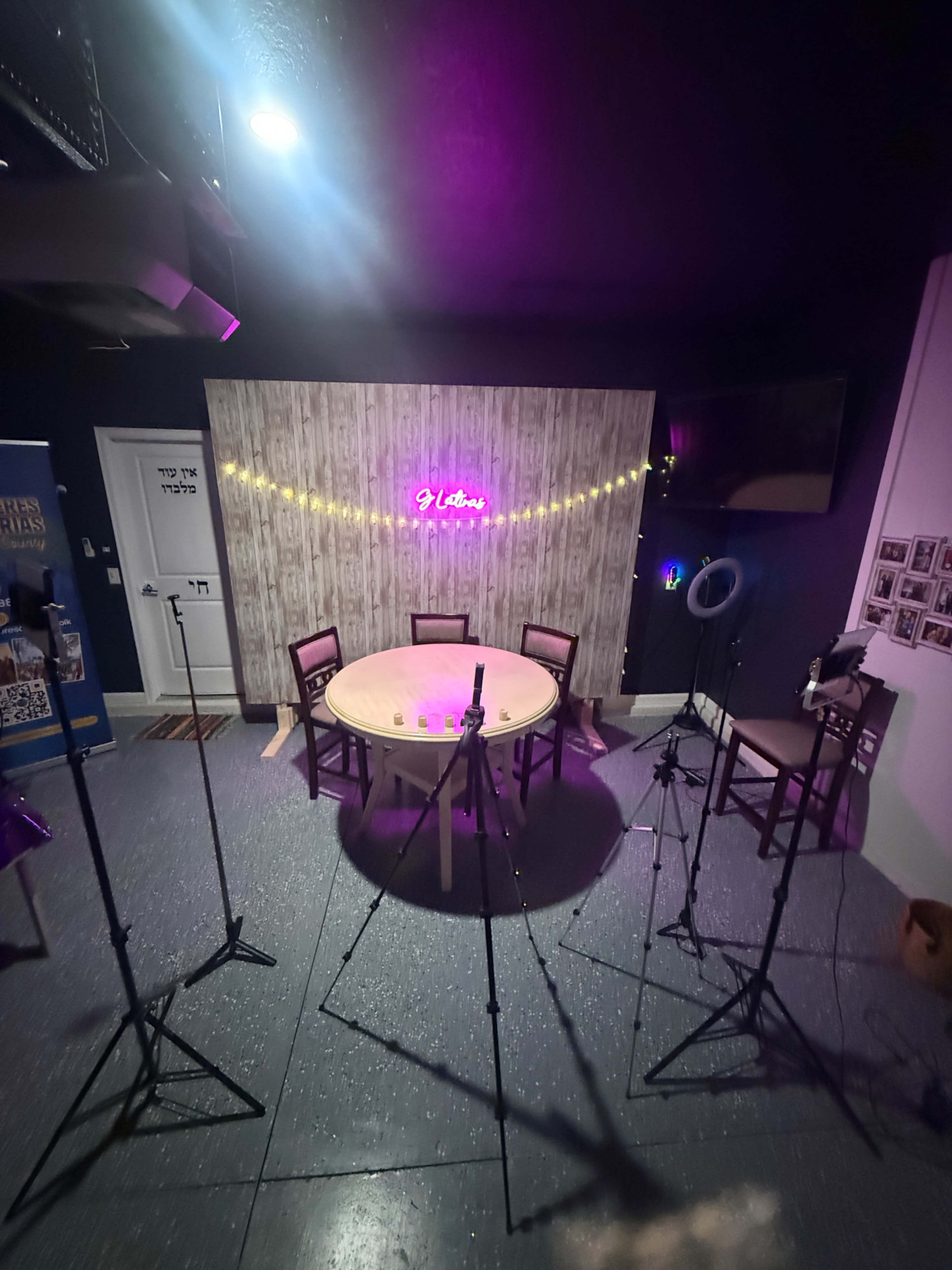 “Versatile Studio Space with Mirrors & Recording Setup” Image in Davenport, Davenport, FL