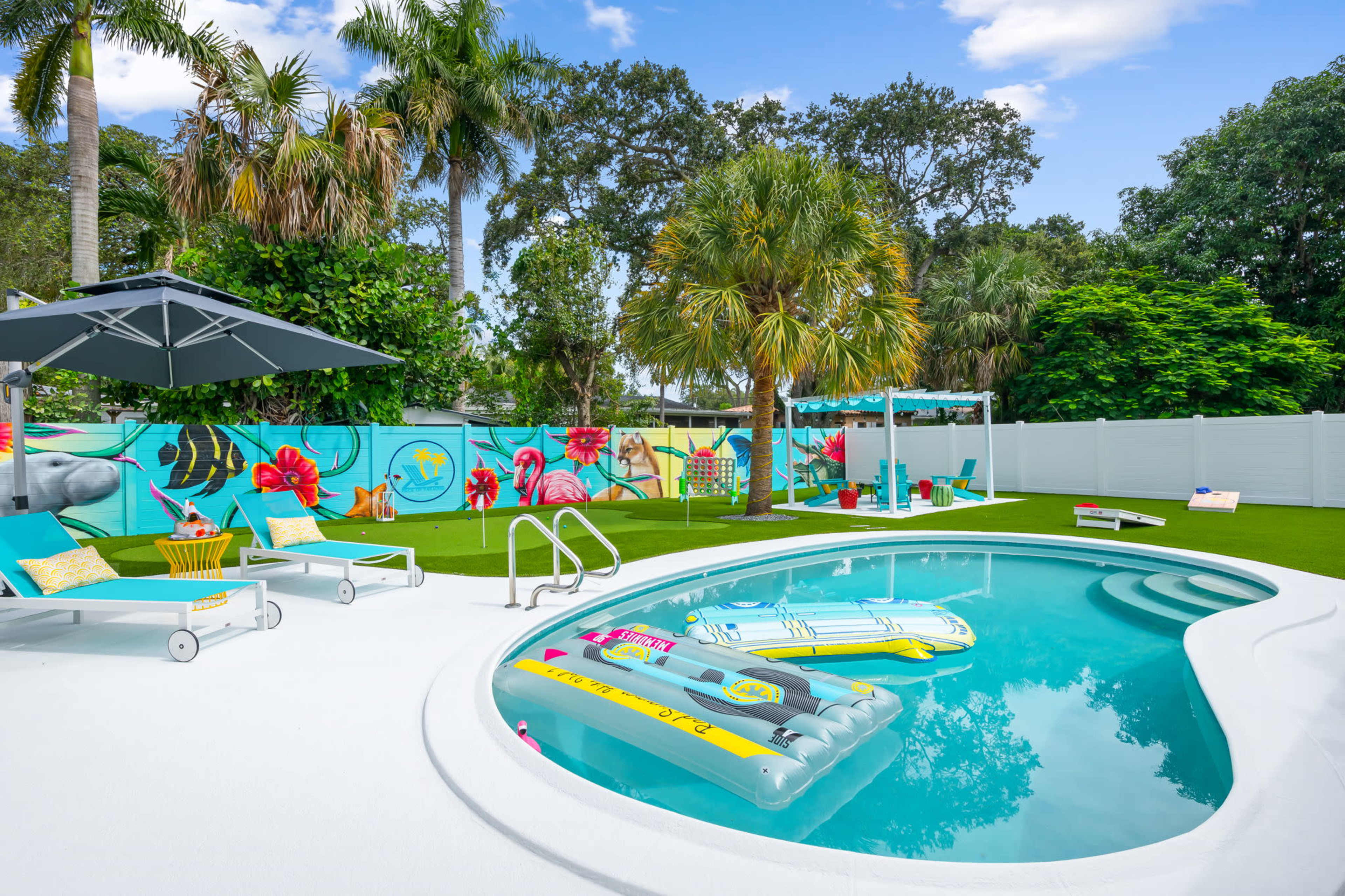 New•Pool•MiniGolf•OutdoorGames•PetFriendly Image in Edgewood, Fort Lauderdale, FL